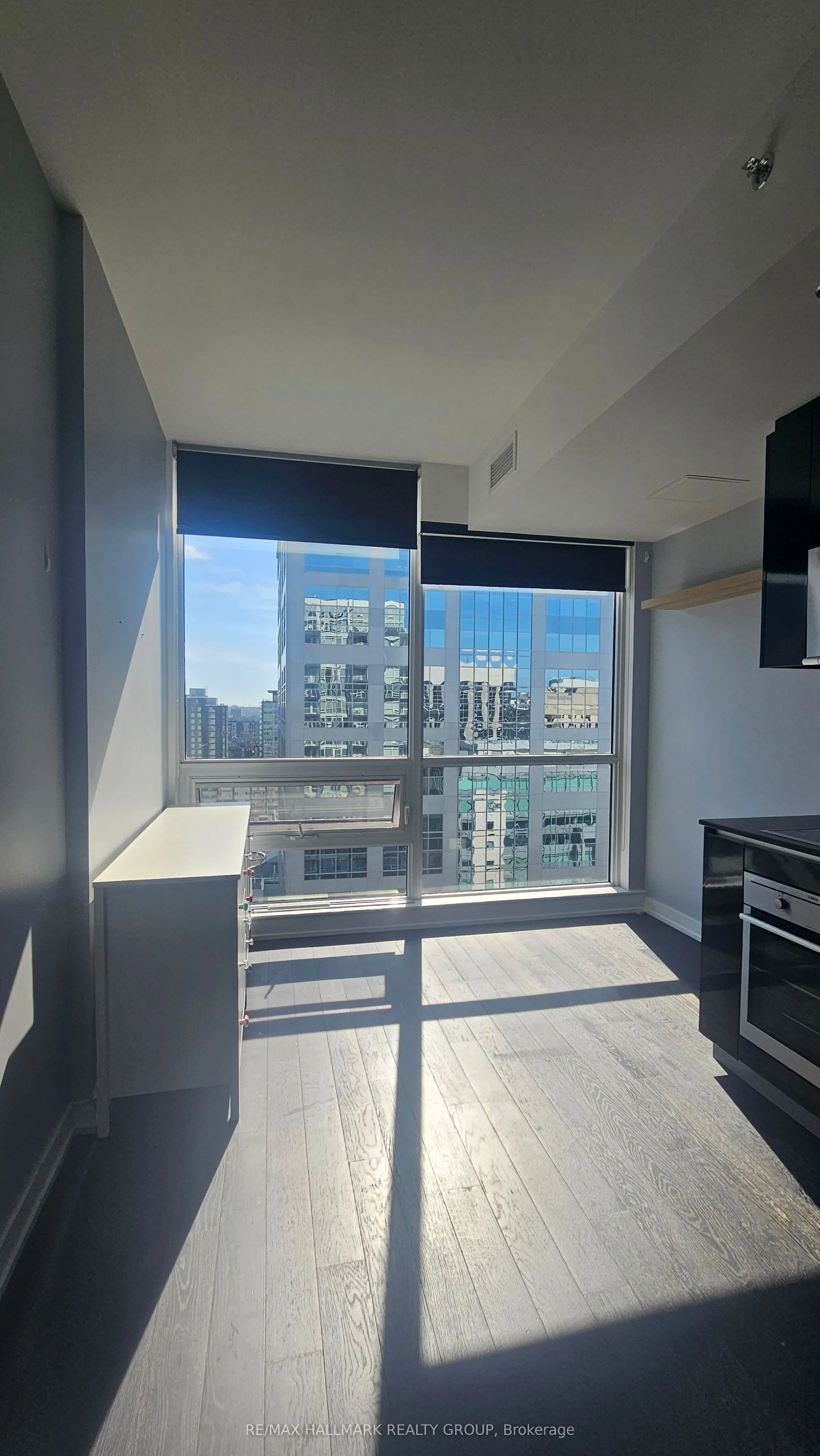 199 Slater Street W, #1704