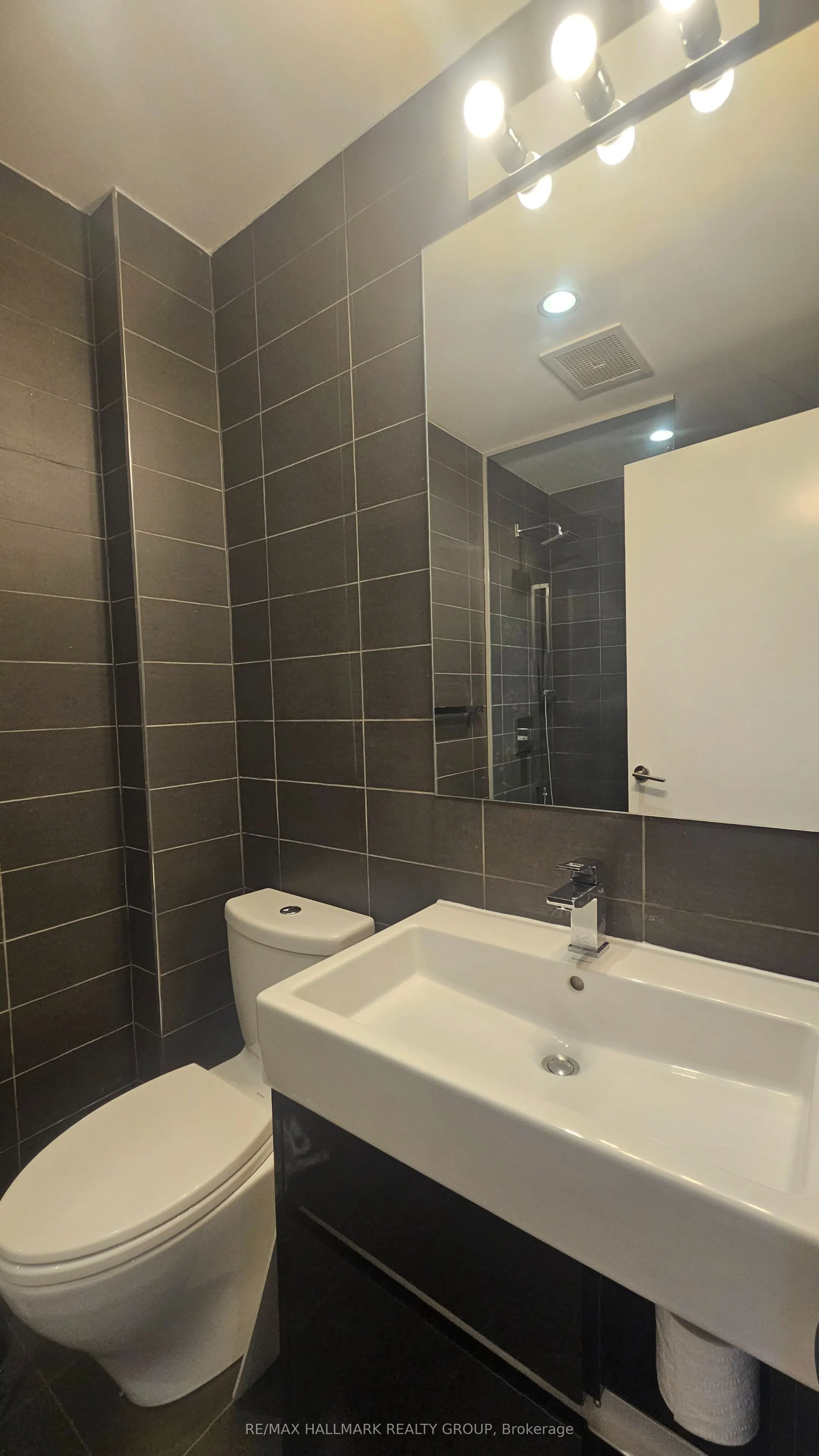 199 Slater Street W, #1704
