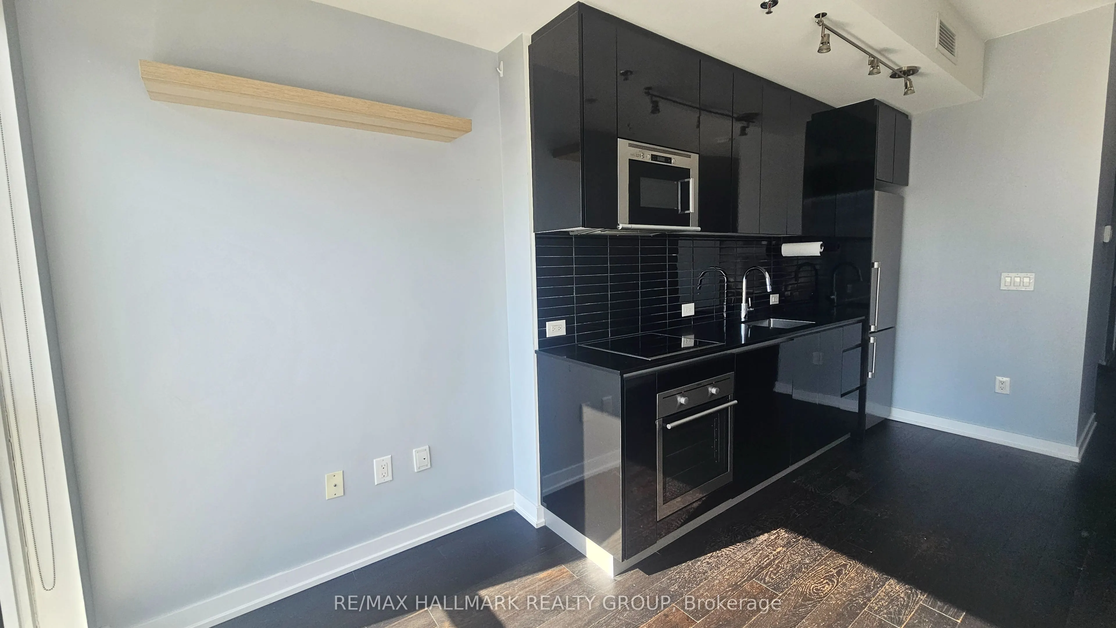 199 Slater Street W, #1704