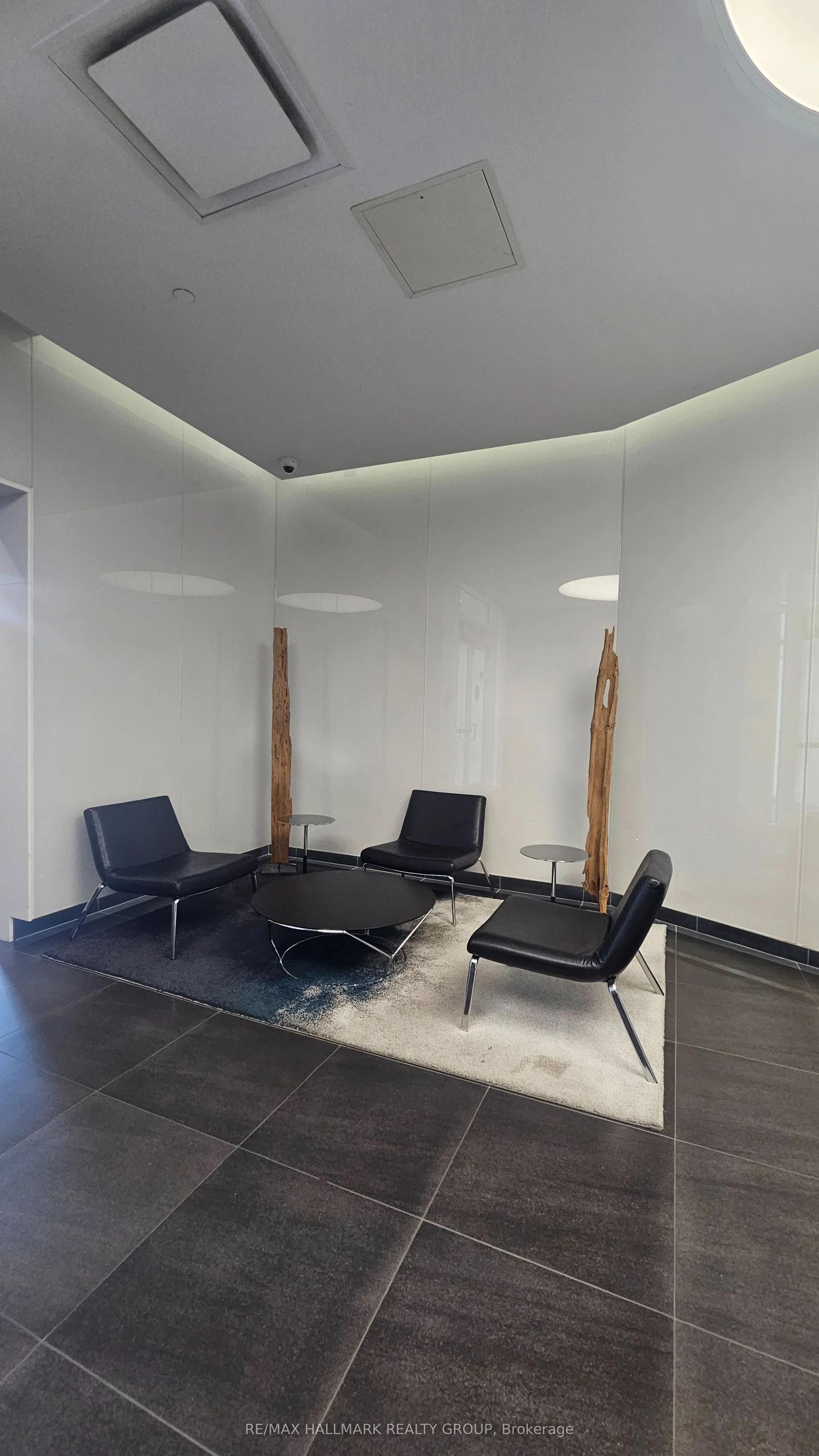 199 Slater Street W, #1704