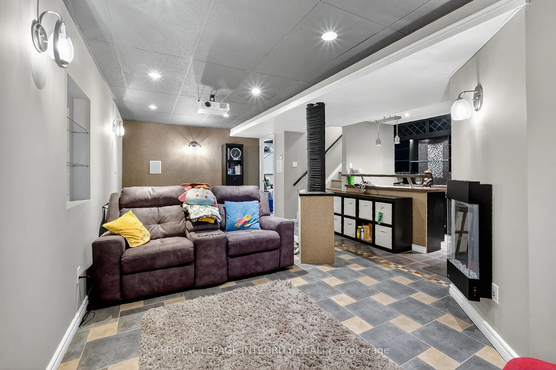 40 Shadetree Crescent