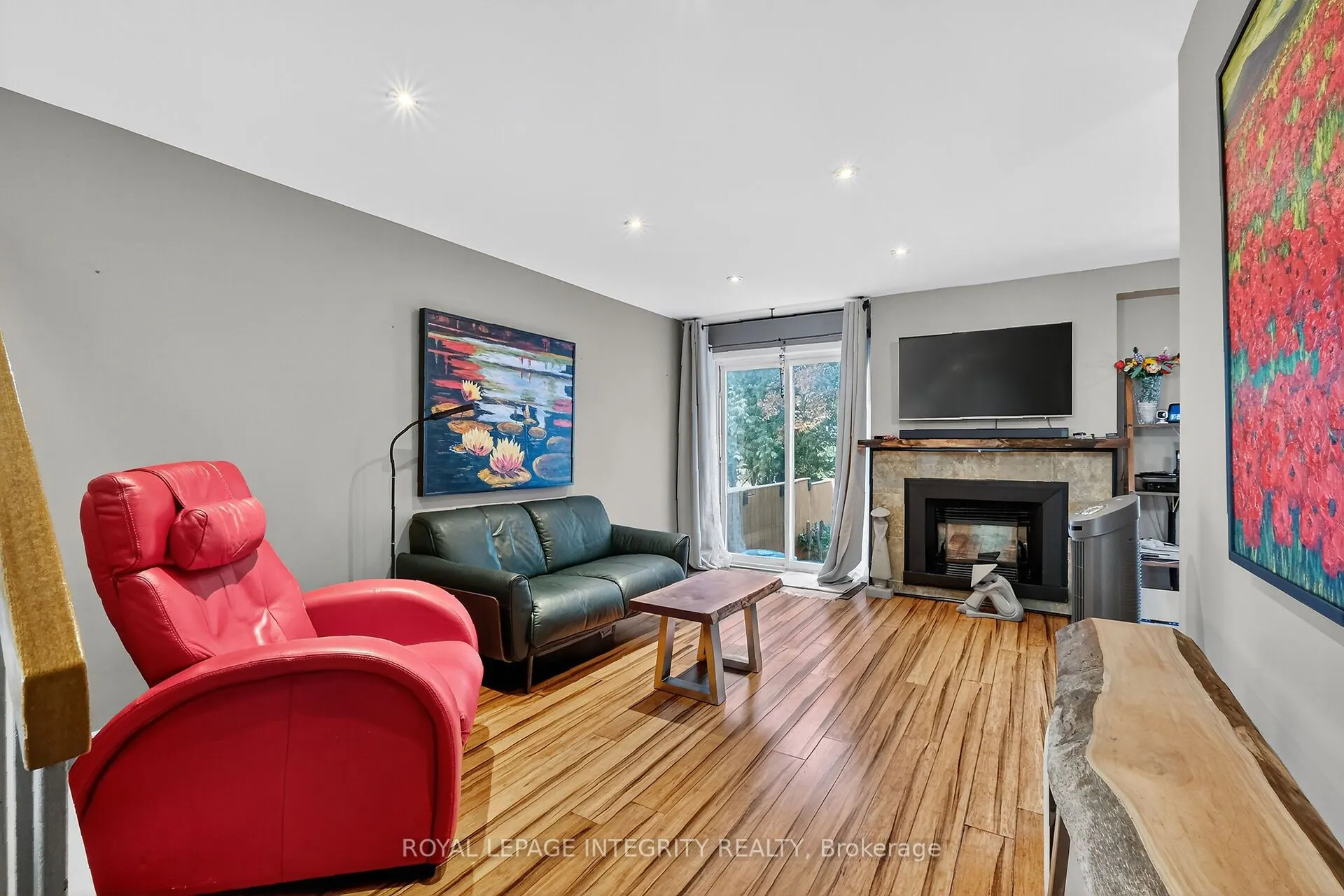 40 Shadetree Crescent