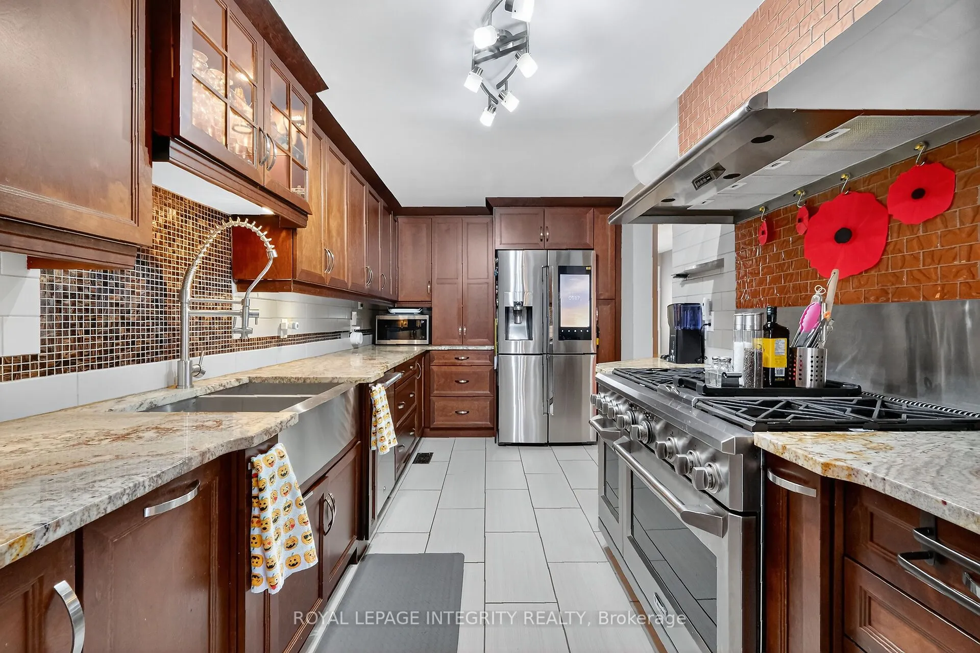 40 Shadetree Crescent