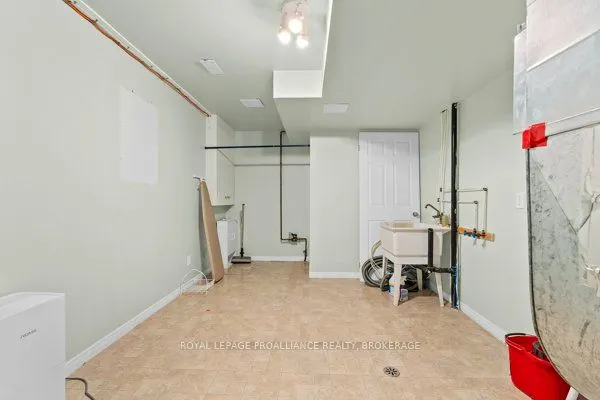 781 Shires Way