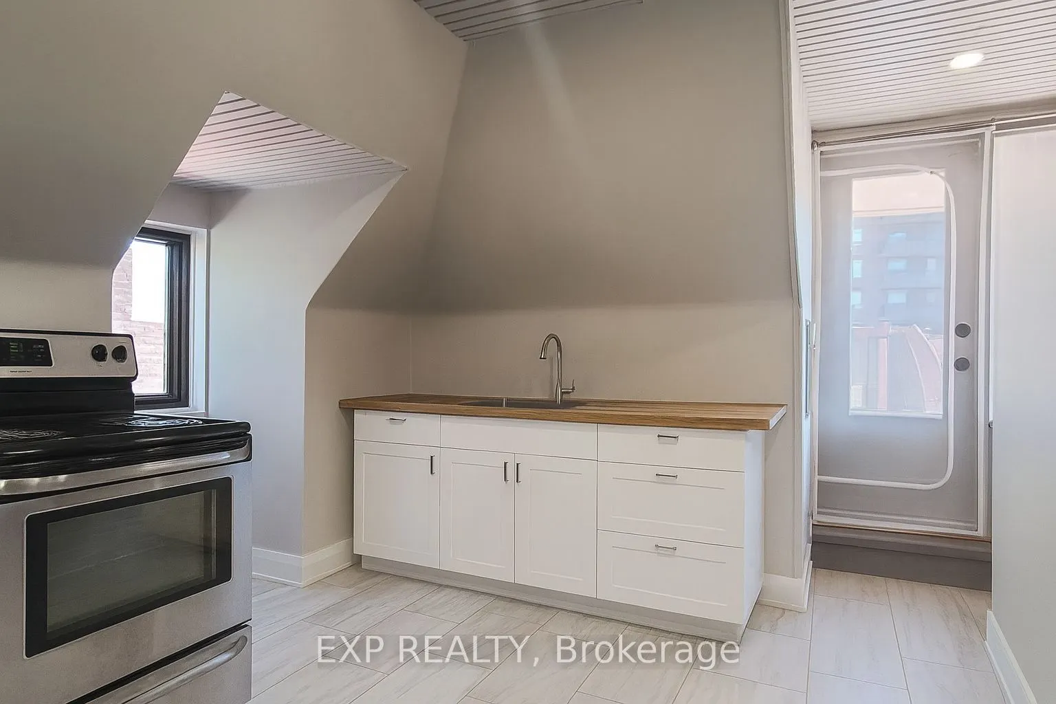 12 SOMERSET Street W, #3