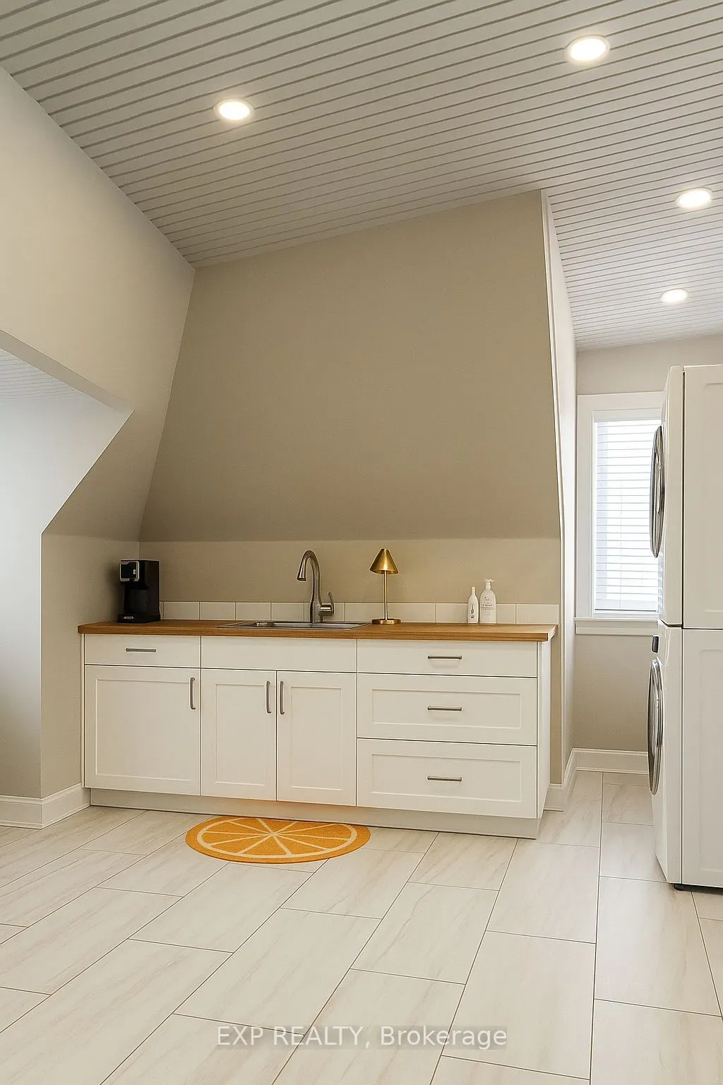 12 SOMERSET Street W, #3