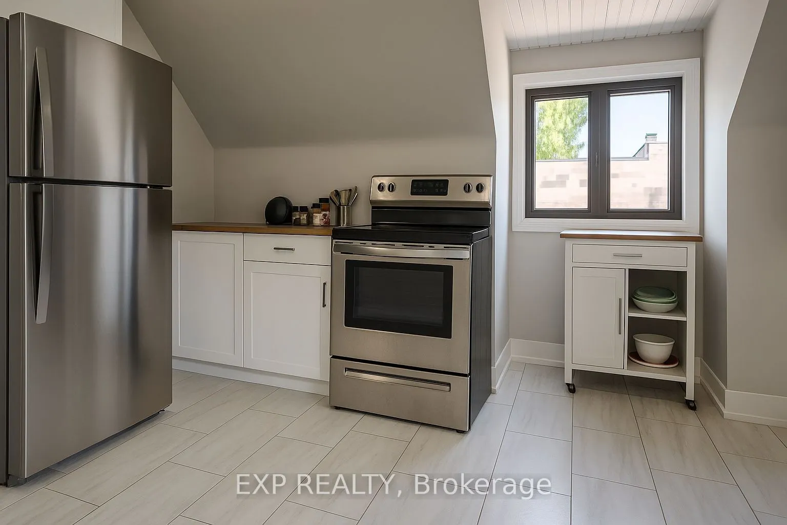 12 SOMERSET Street W, #3