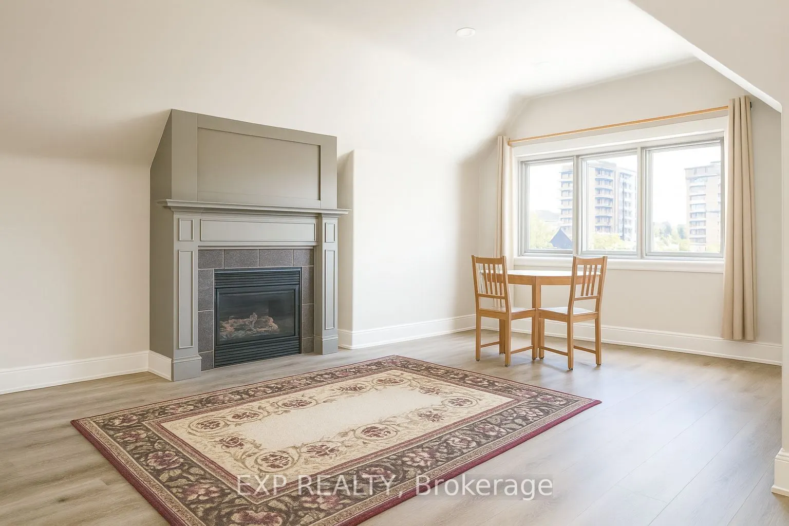 12 SOMERSET Street W, #3