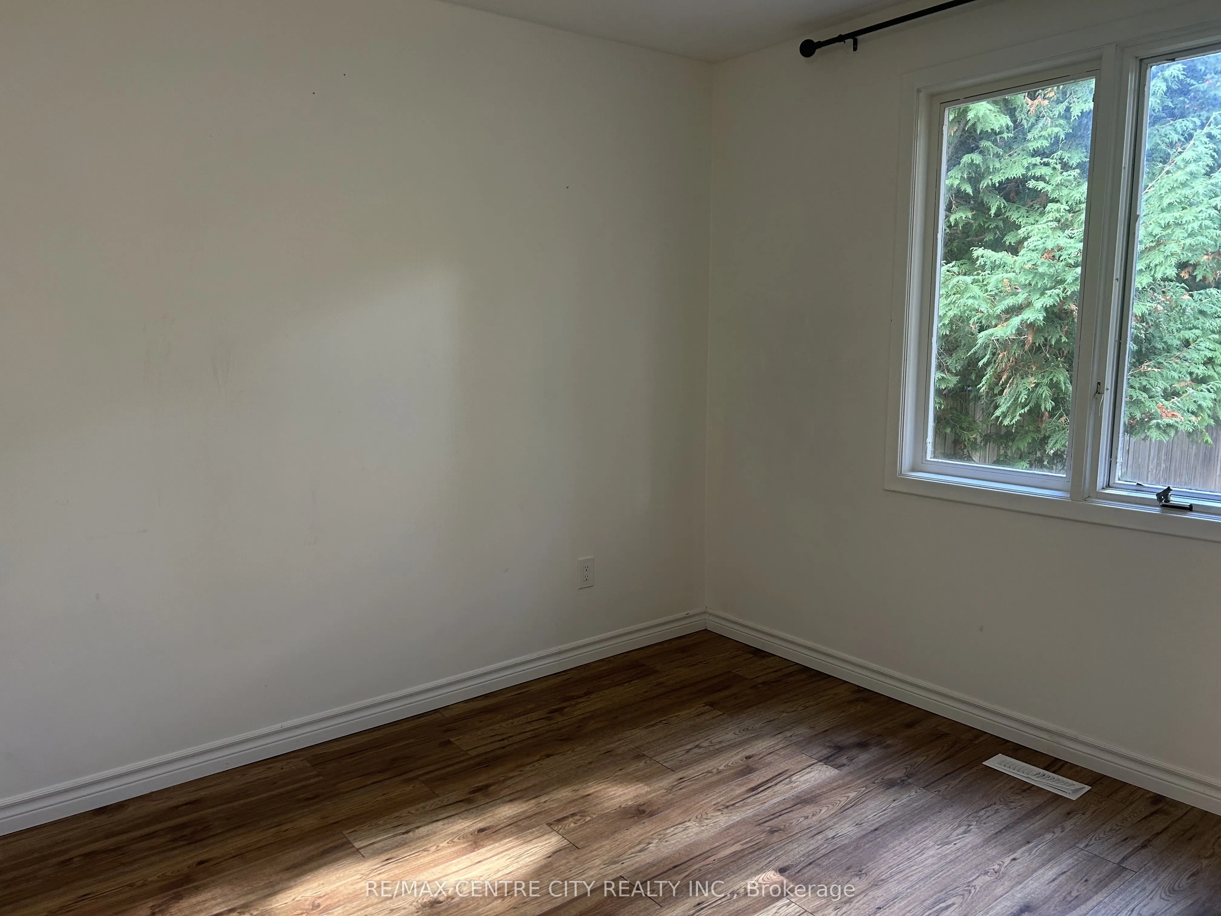 27 Gatineau Crescent