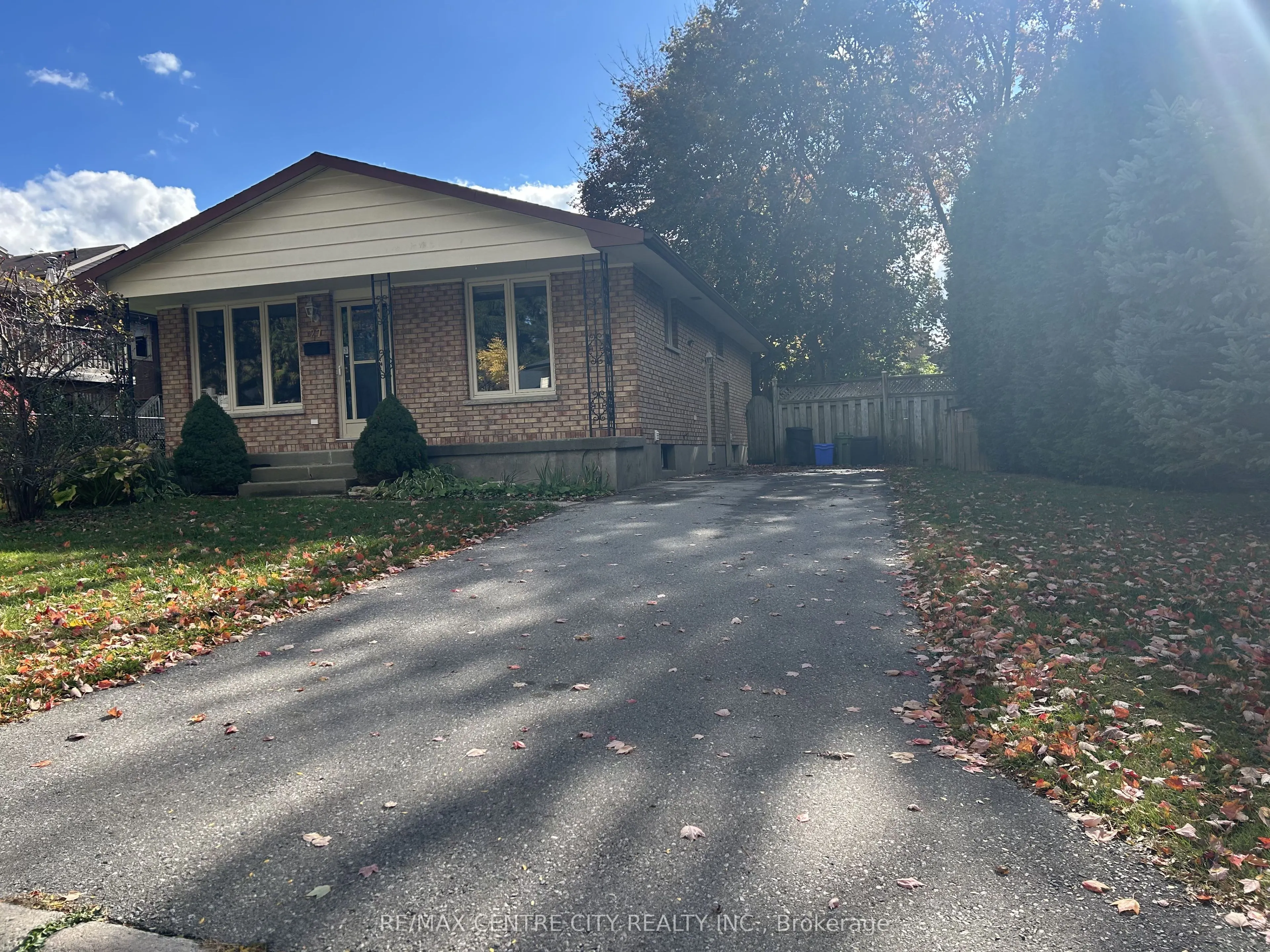 27 Gatineau Crescent