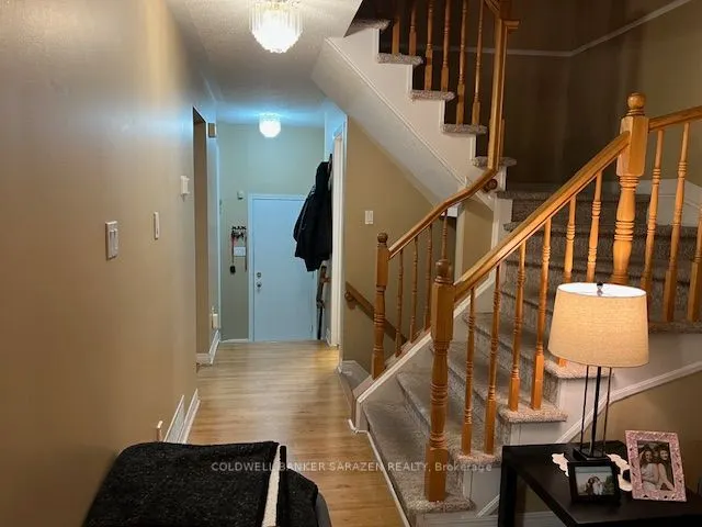 19 Astoria Crescent W