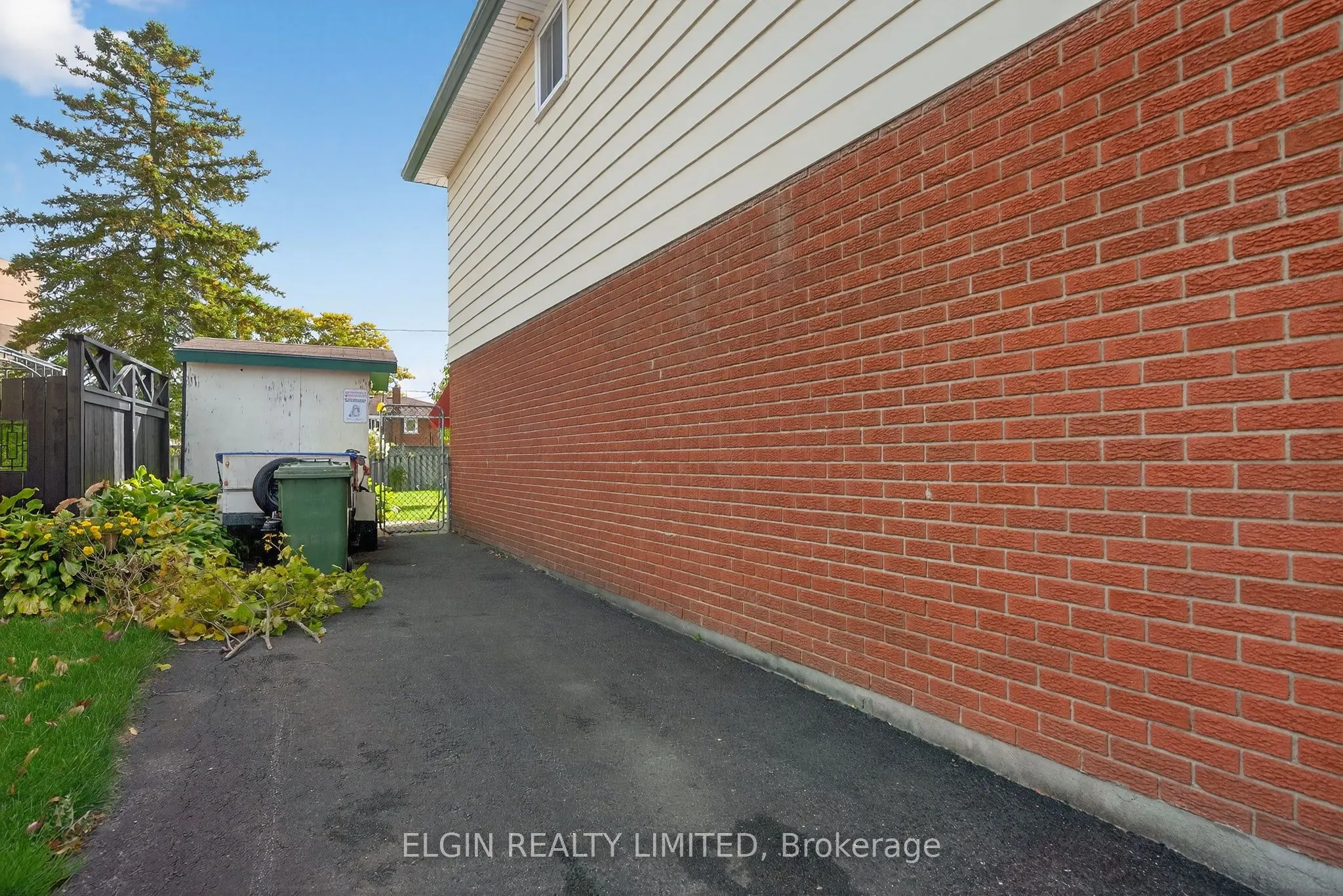 14 Stirling Crescent