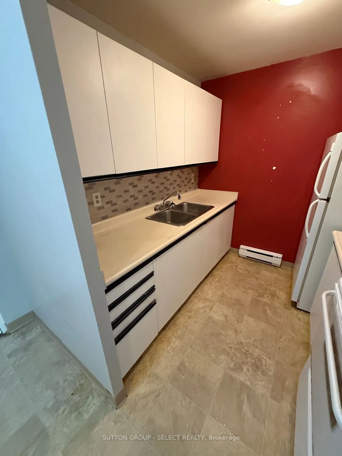 140 Park Avenue E, #402