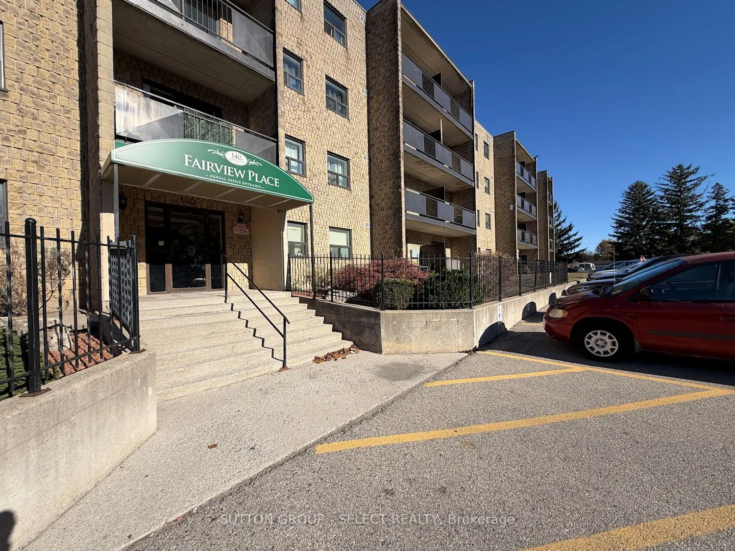 140 Park Avenue E, #402