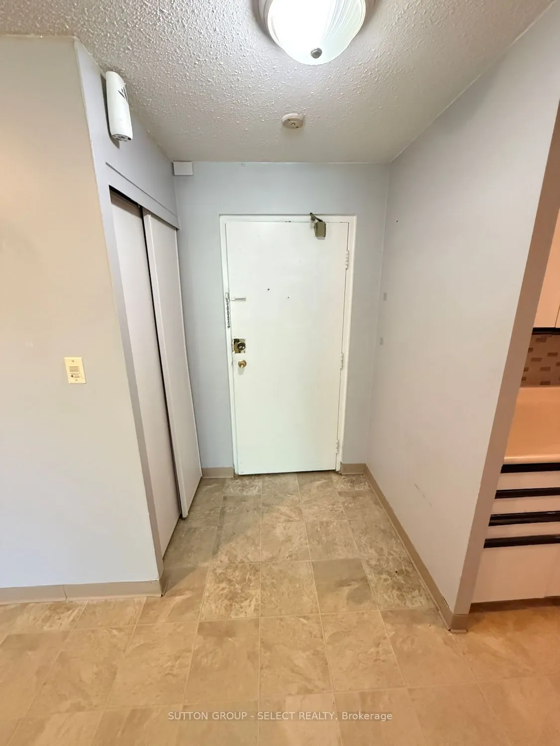 140 Park Avenue E, #402