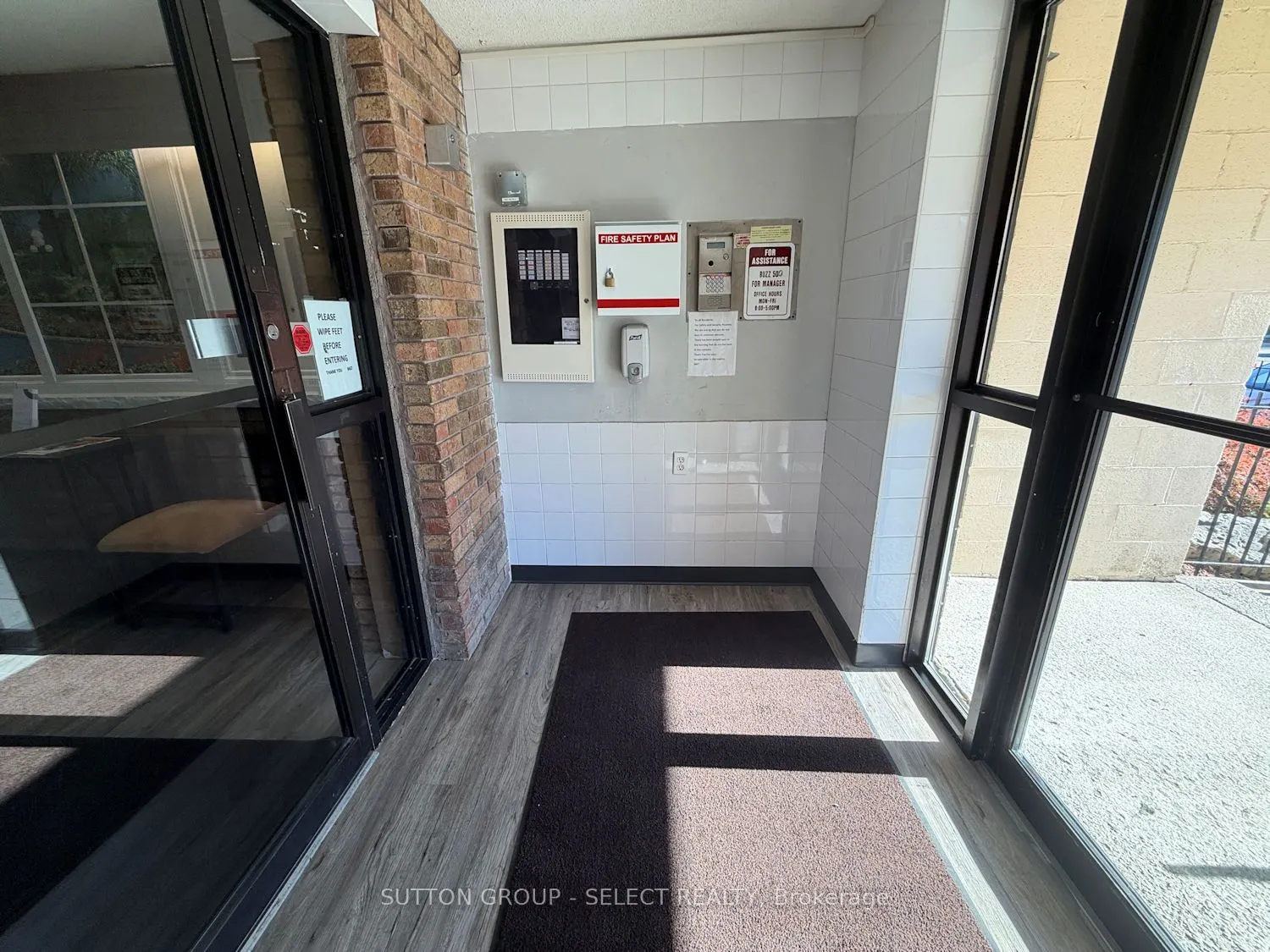 140 Park Avenue E, #402