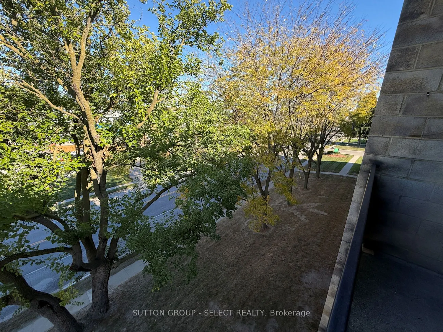 140 Park Avenue E, #402