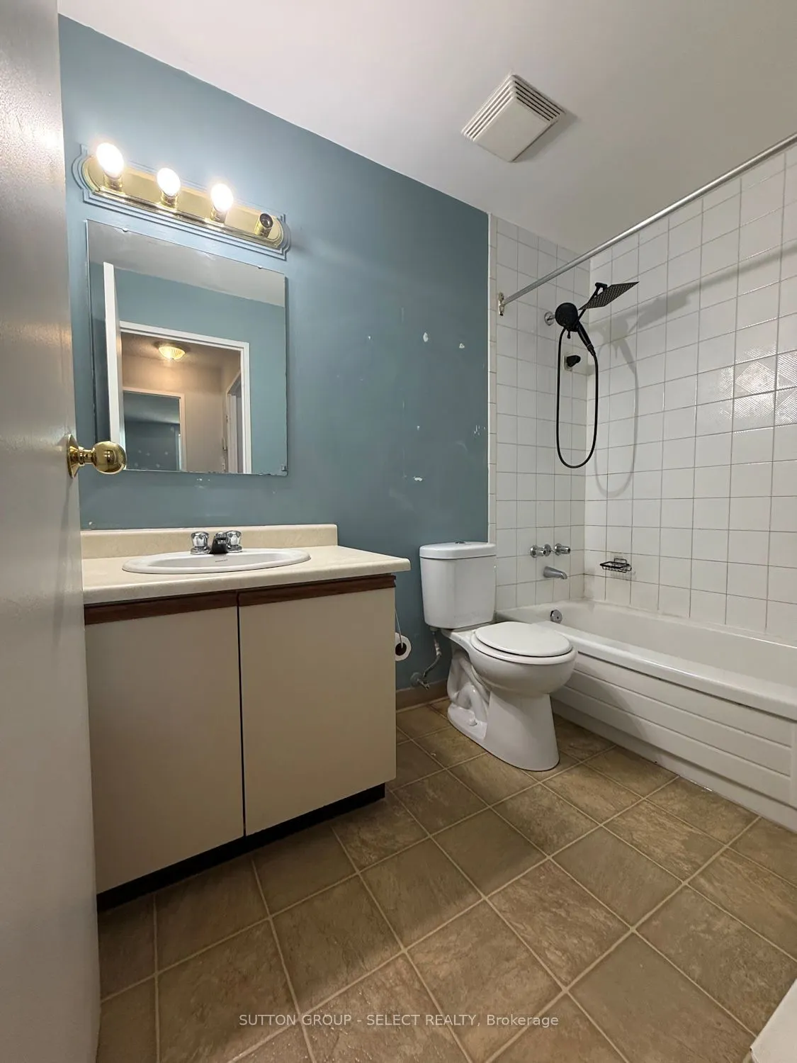 140 Park Avenue E, #402