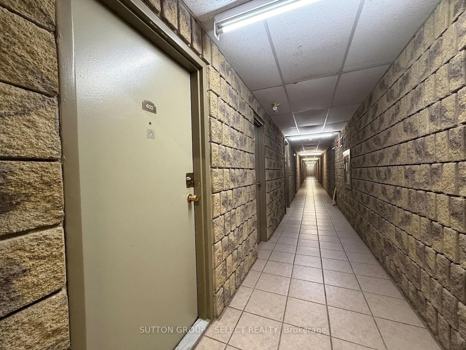 140 Park Avenue E, #402