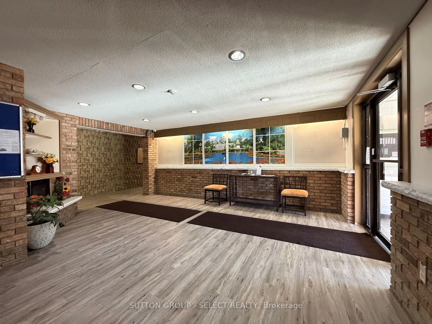 140 Park Avenue E, #402