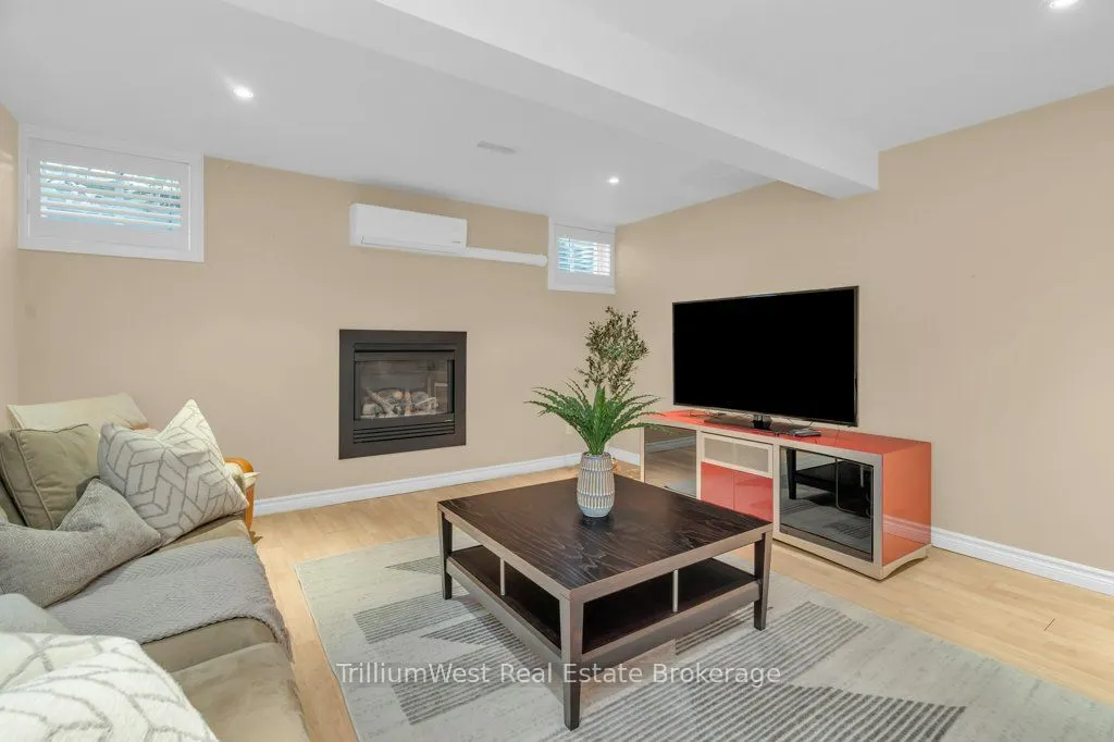 589 Winterburg Walk
