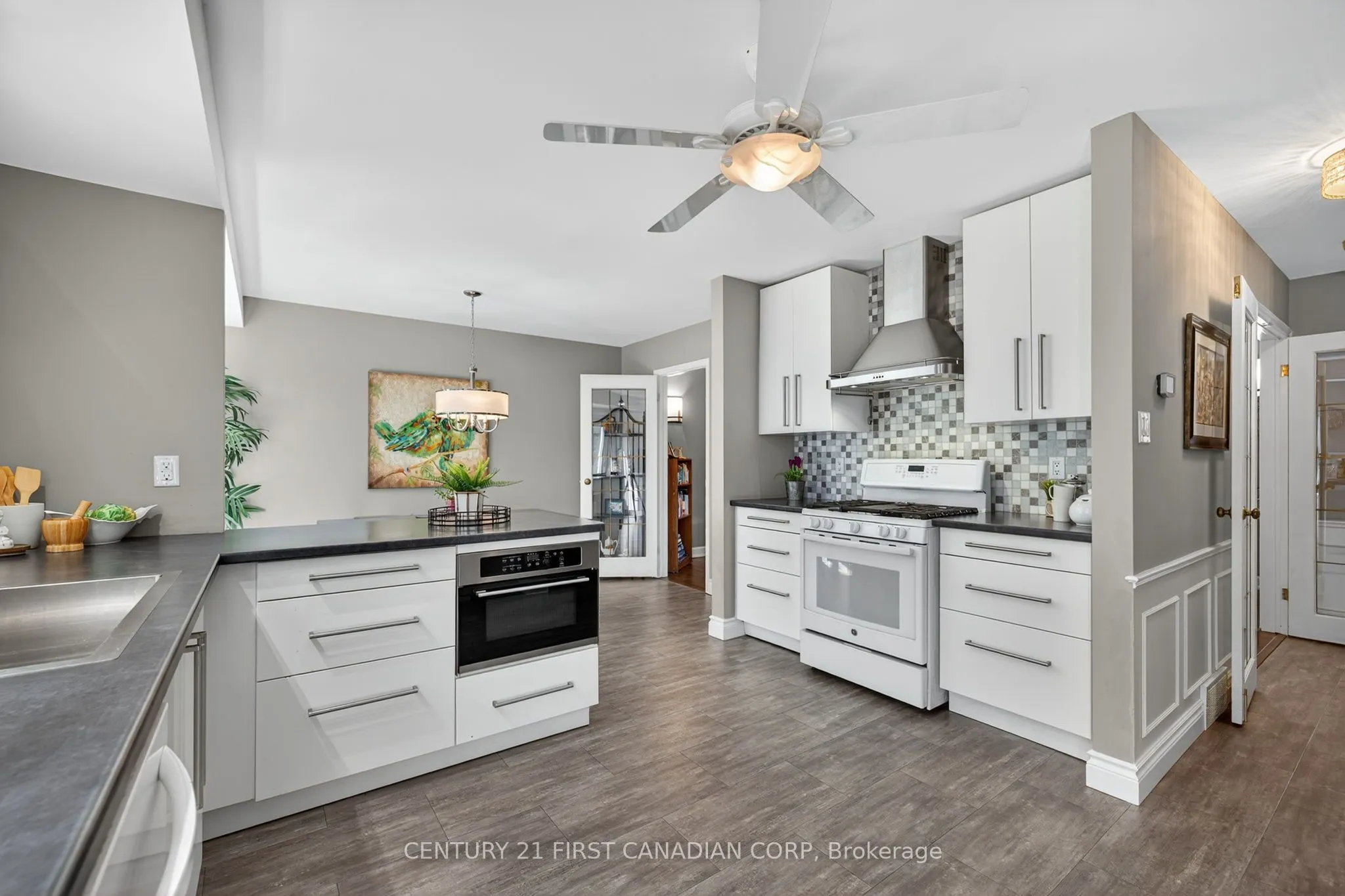 1432 Norman Place