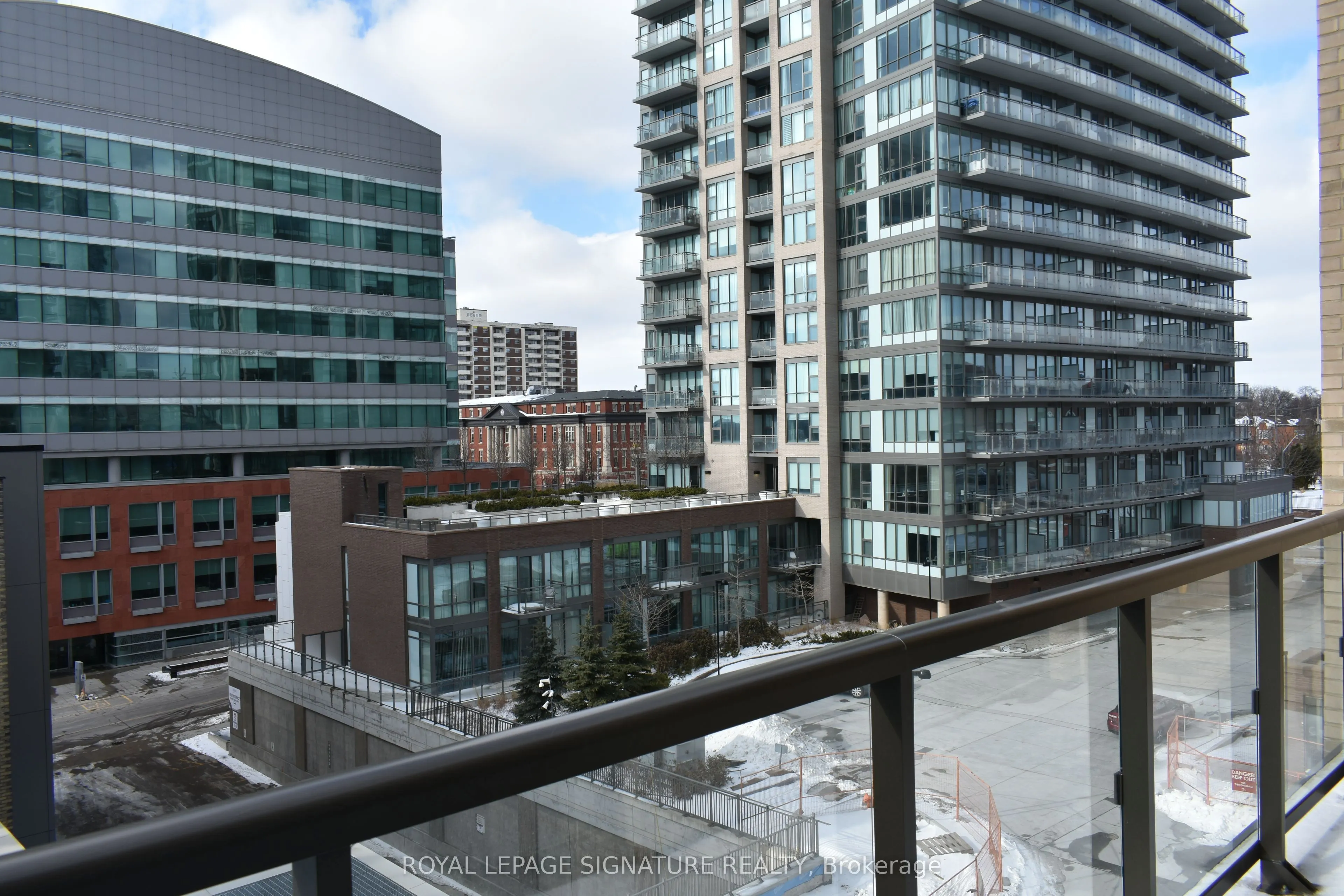 55 Duke Street W