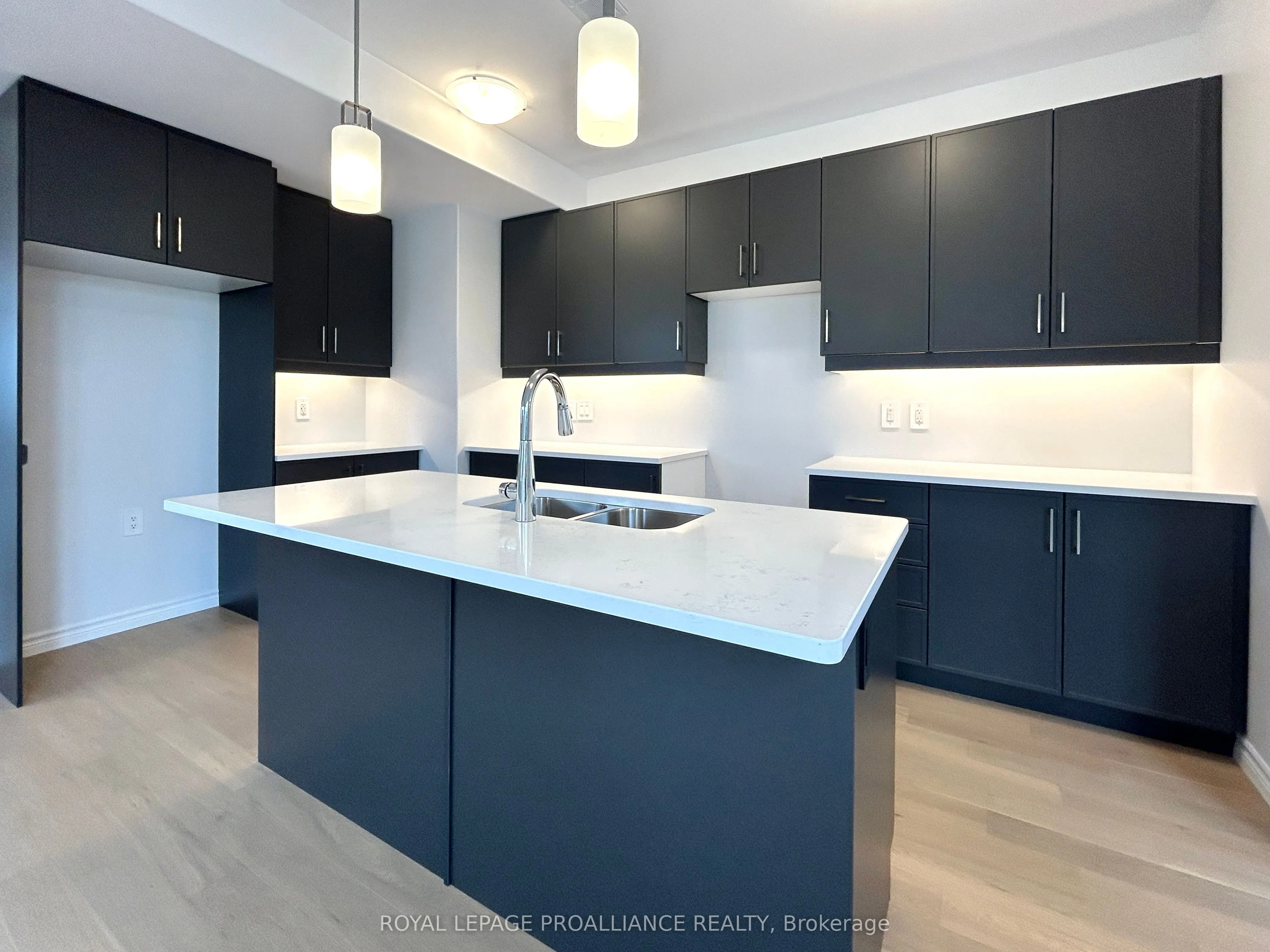 12 Riverstone Way