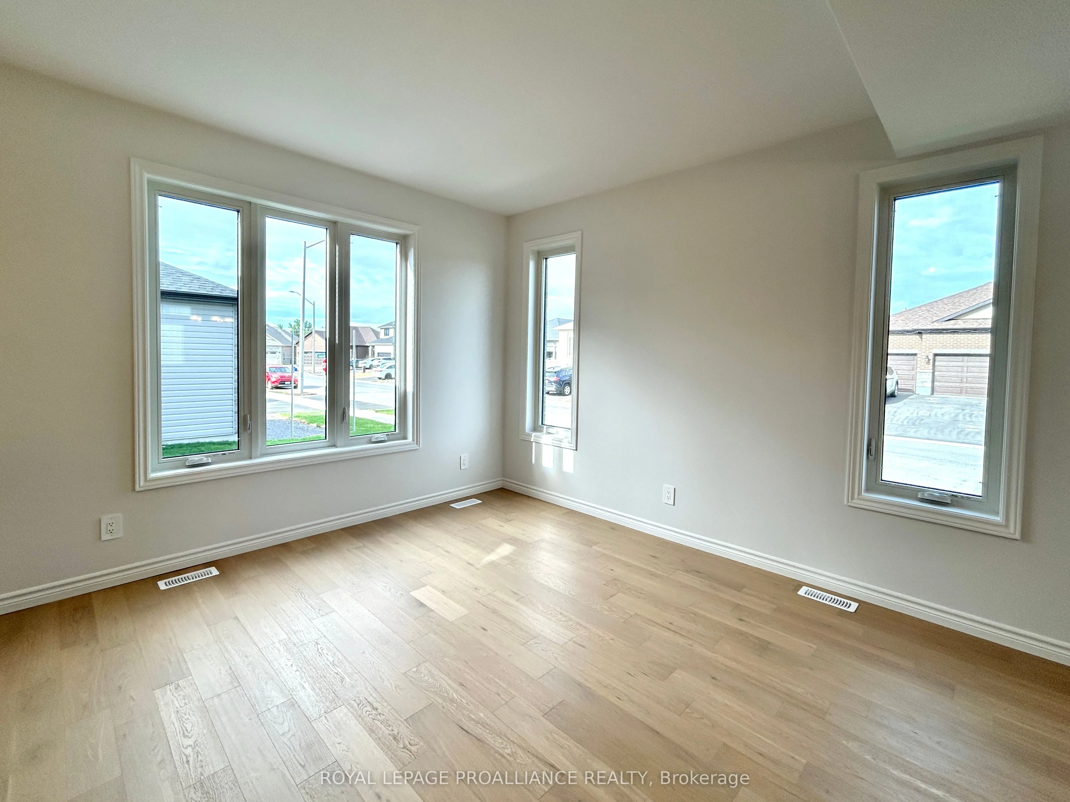 12 Riverstone Way