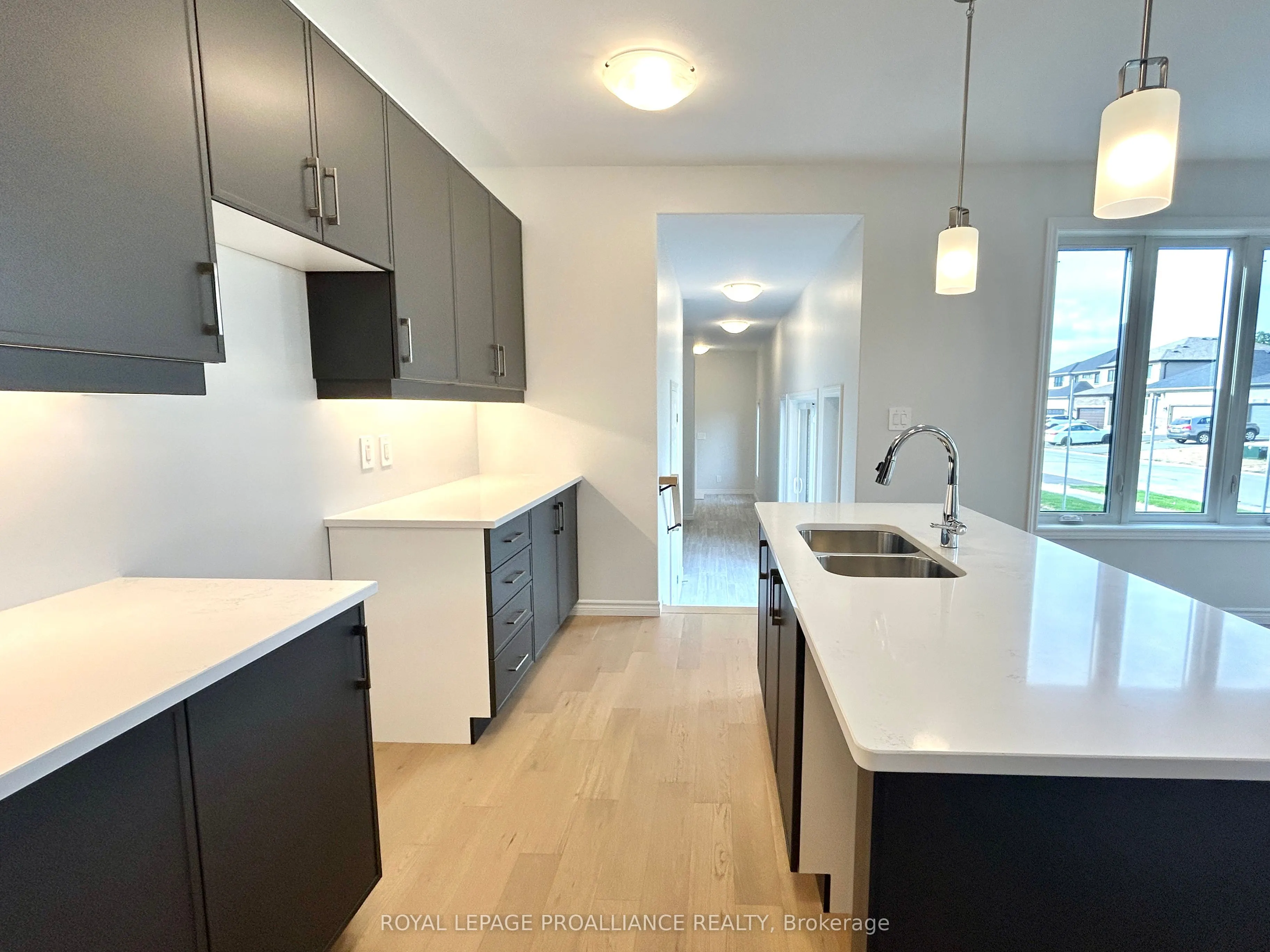 12 Riverstone Way