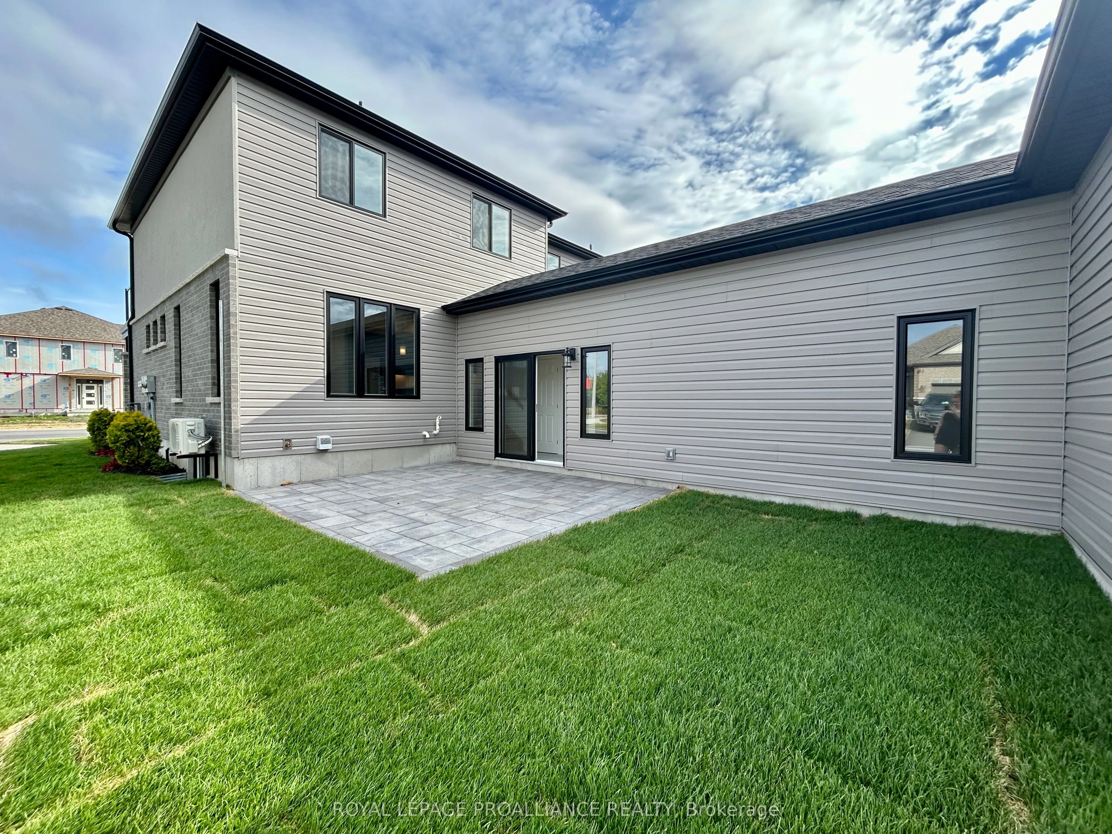 12 Riverstone Way