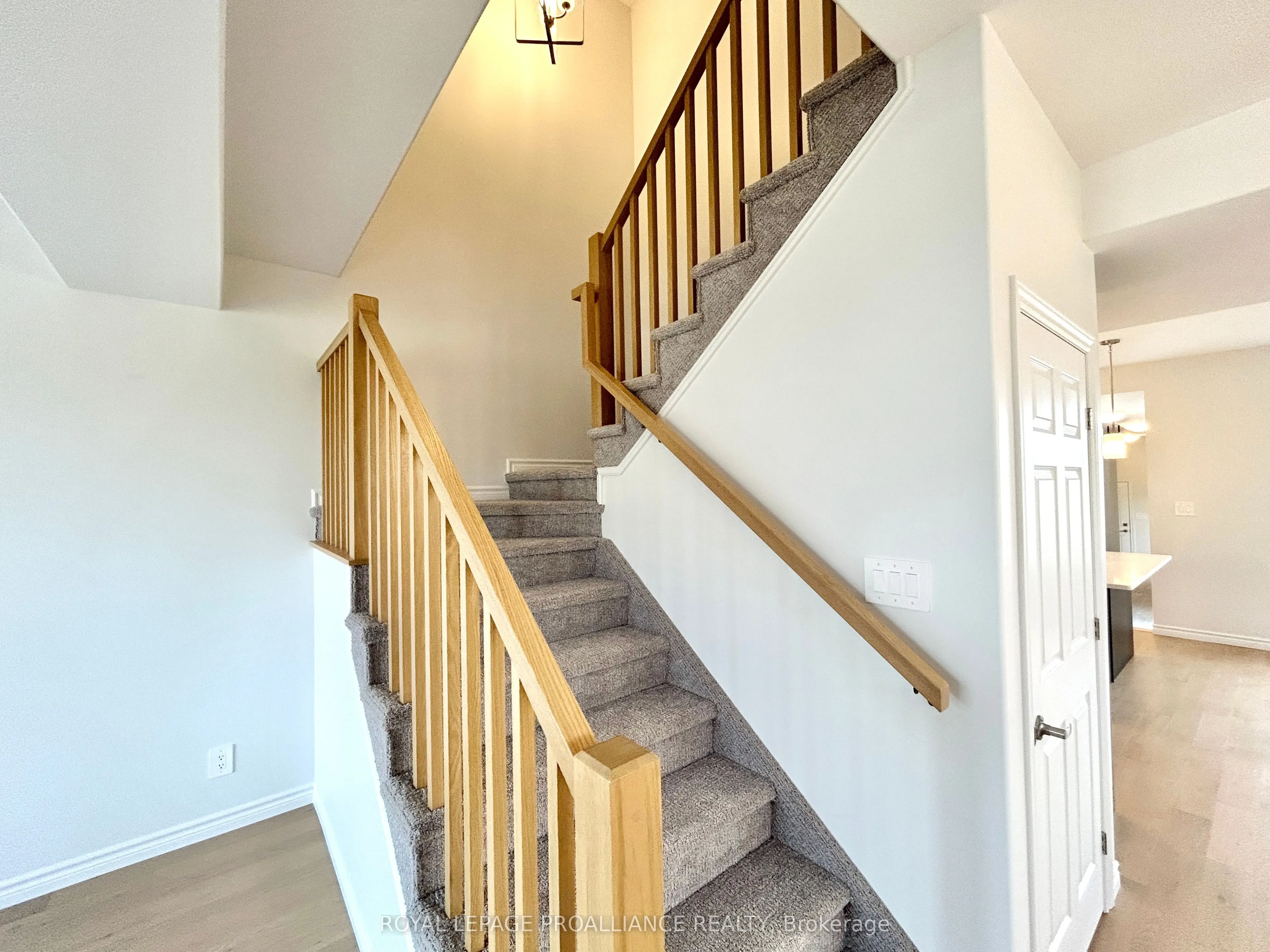 12 Riverstone Way