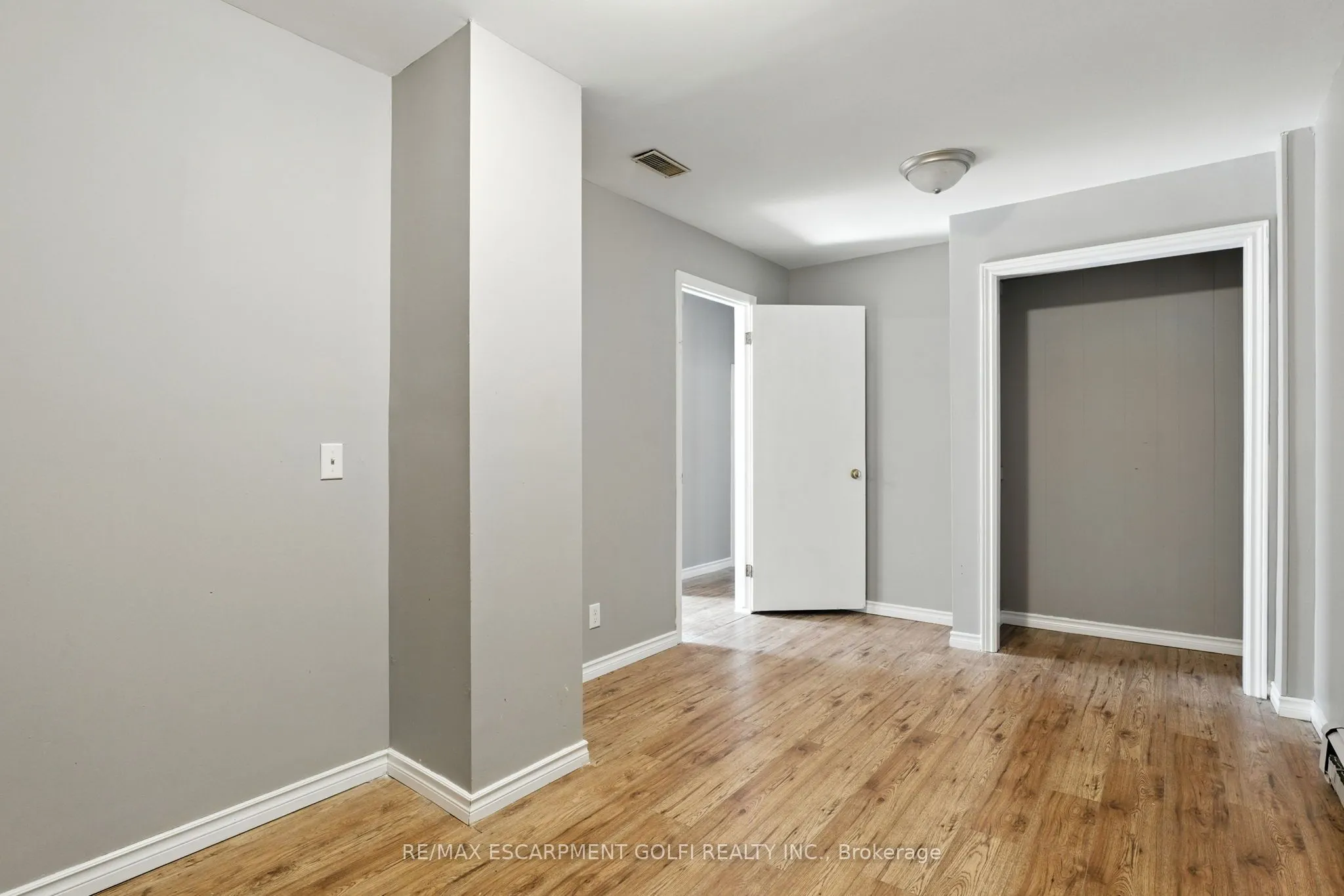 229 Main Street W