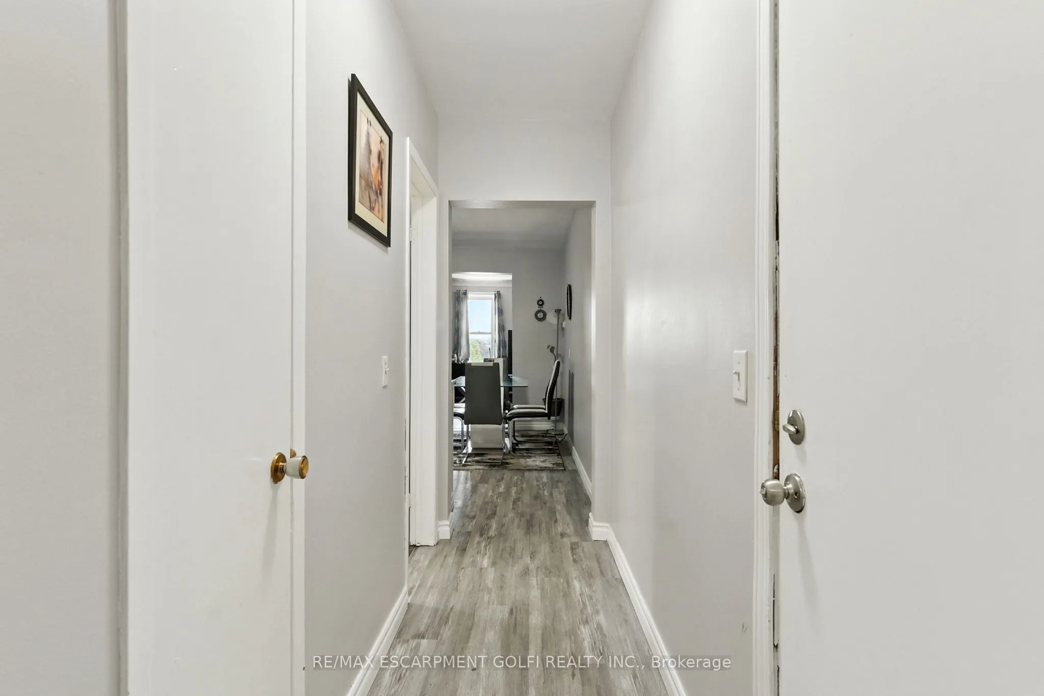 229 Main Street W