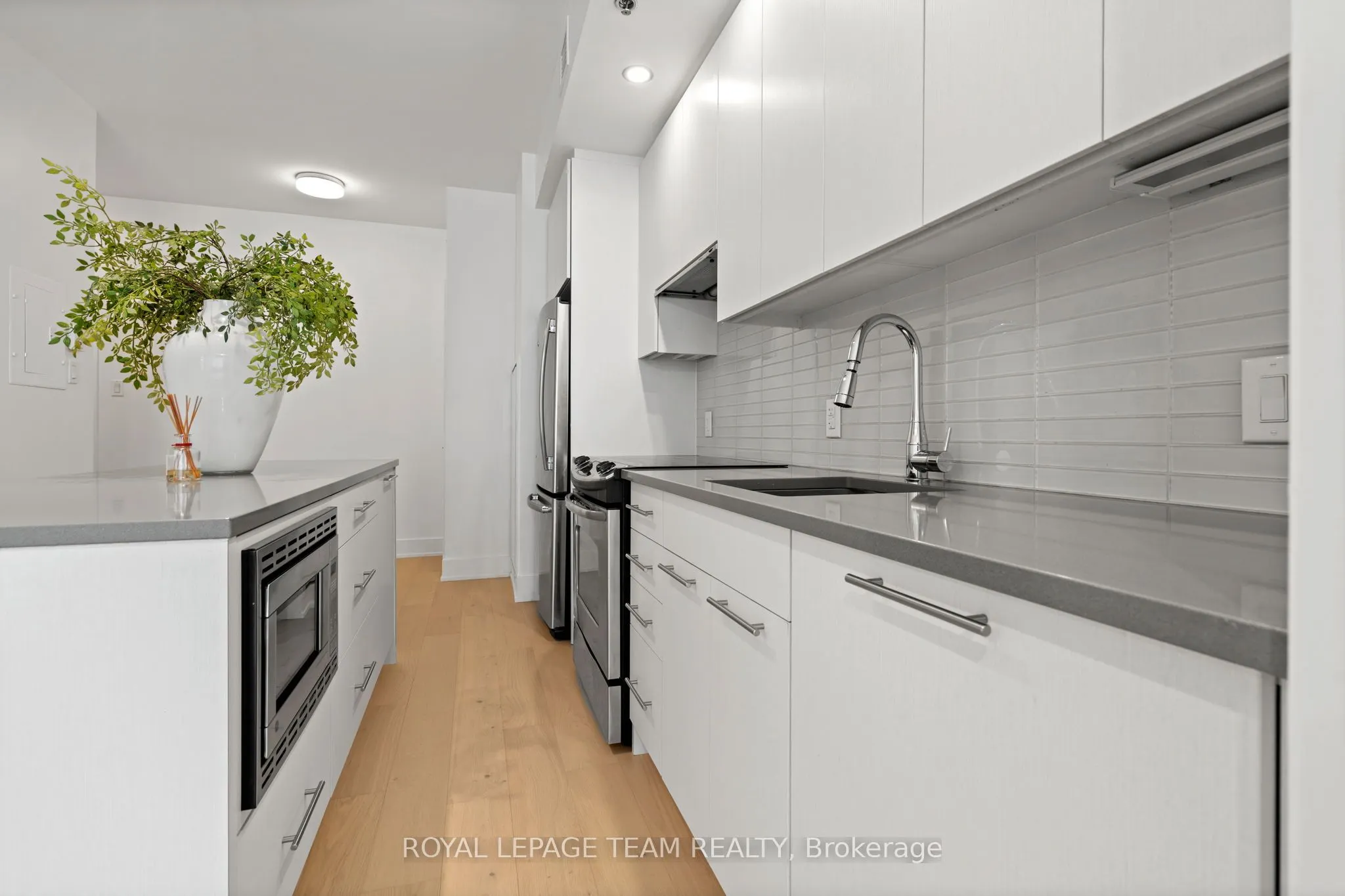 108 RICHMOND Road, #207