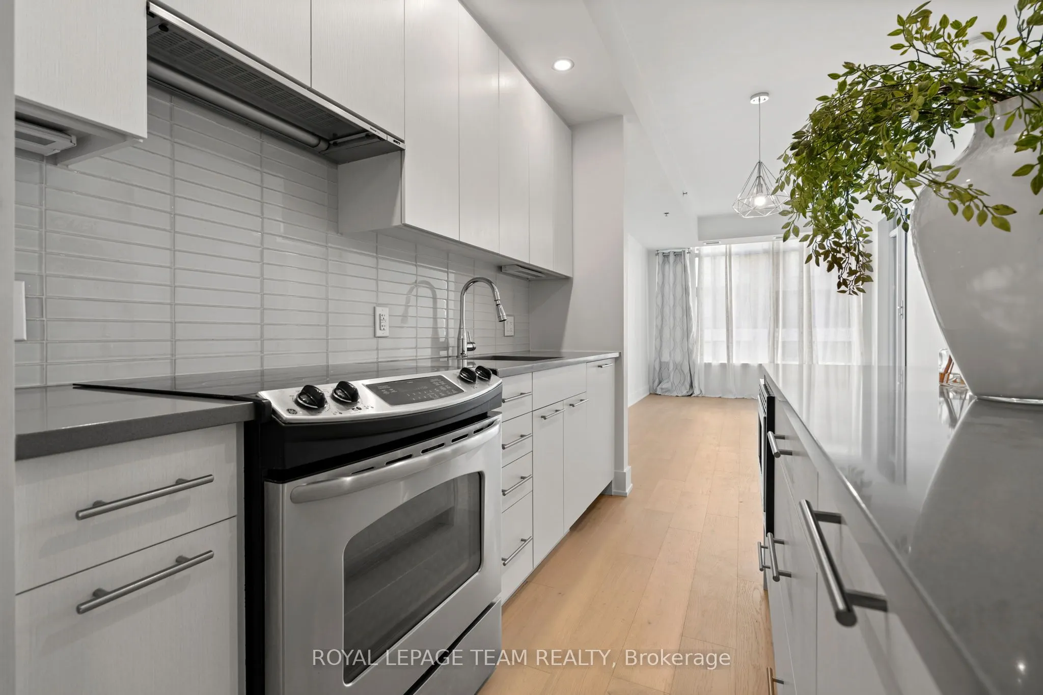 108 RICHMOND Road, #207