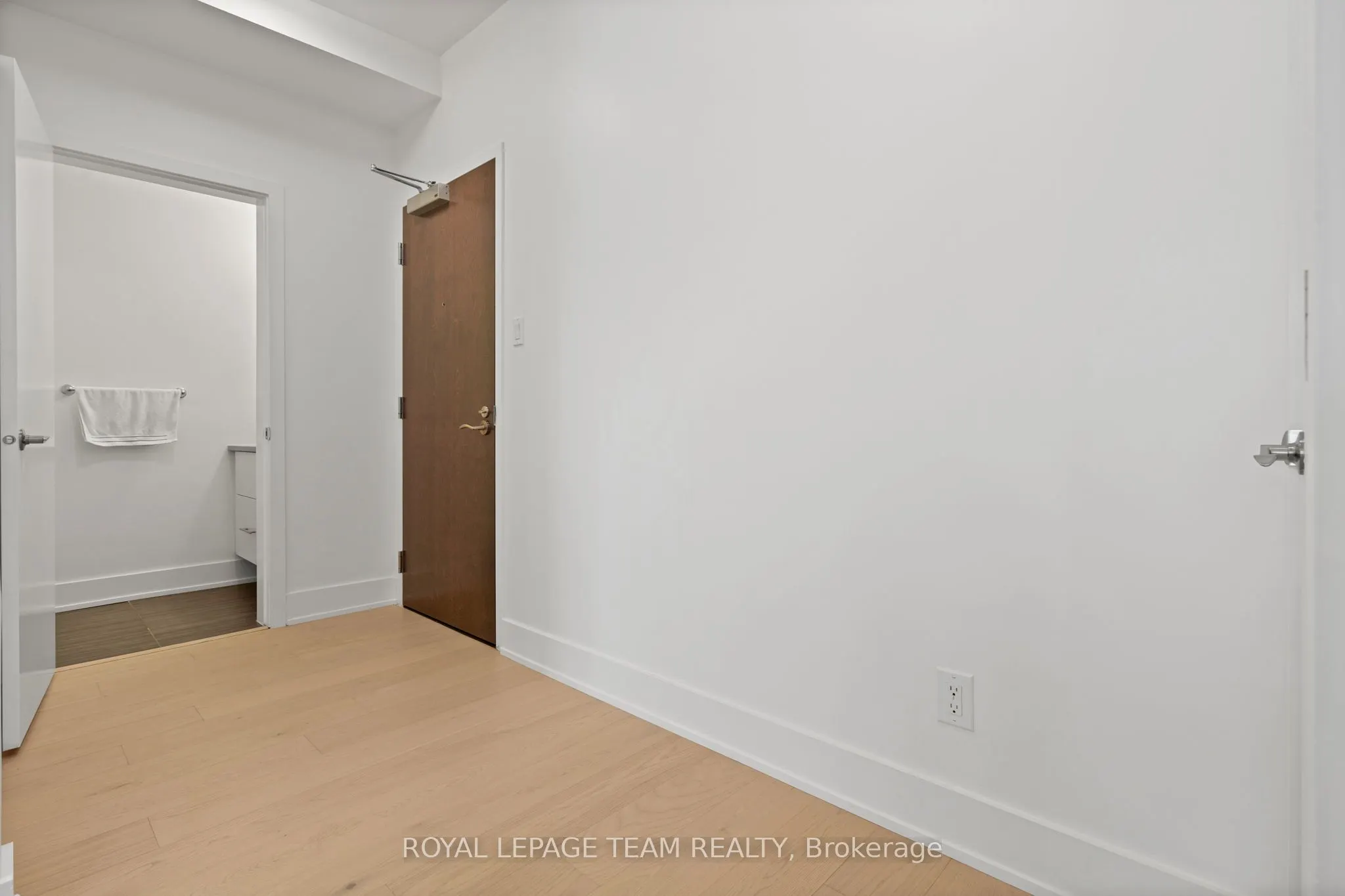 108 RICHMOND Road, #207