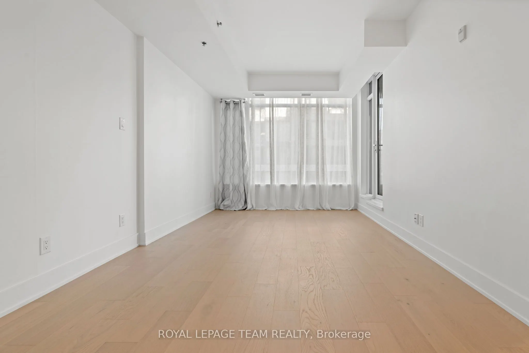 108 RICHMOND Road, #207