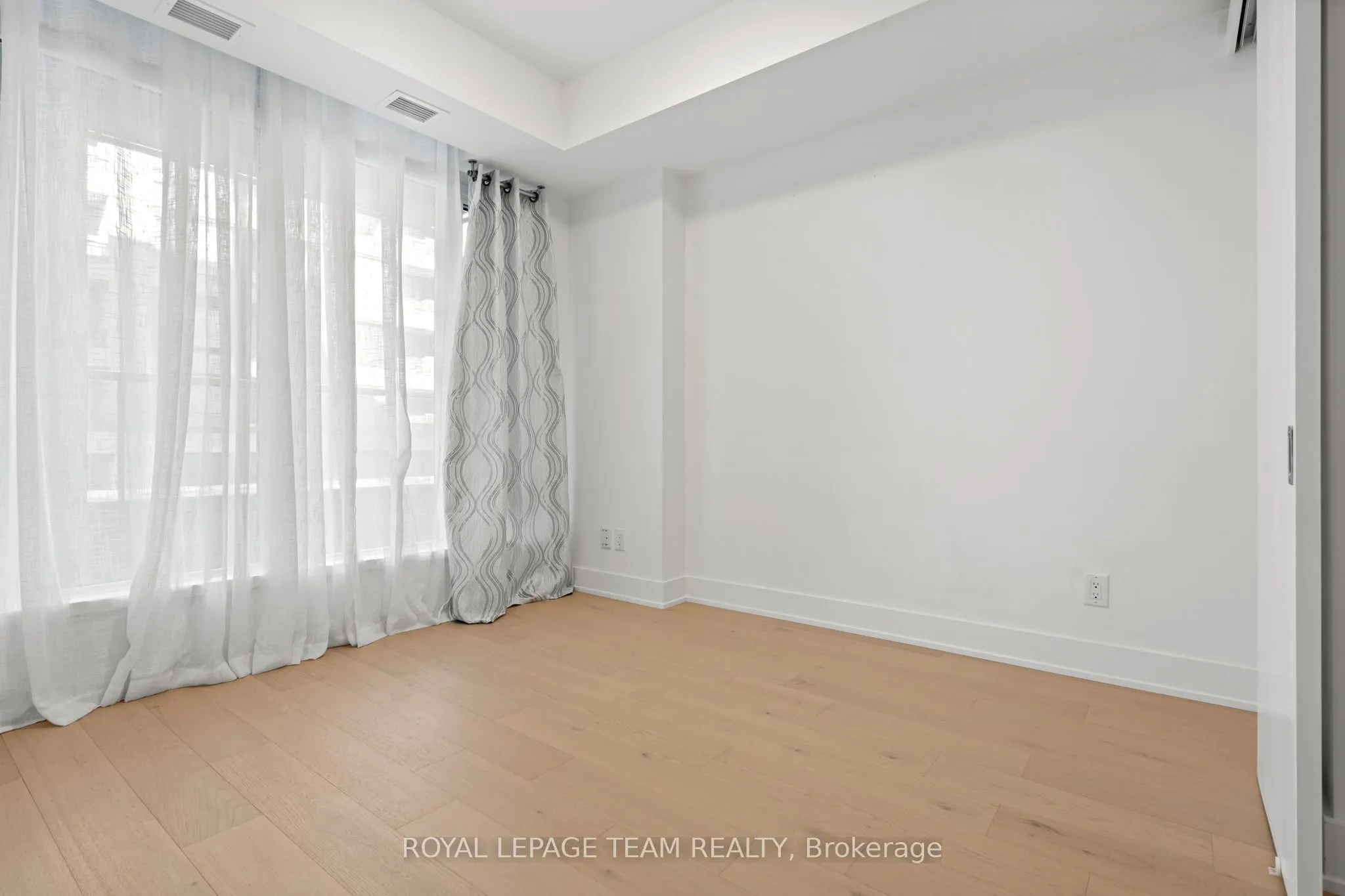 108 RICHMOND Road, #207