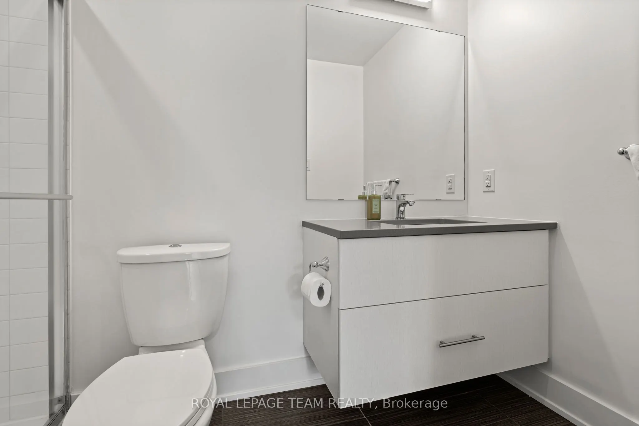 108 RICHMOND Road, #207