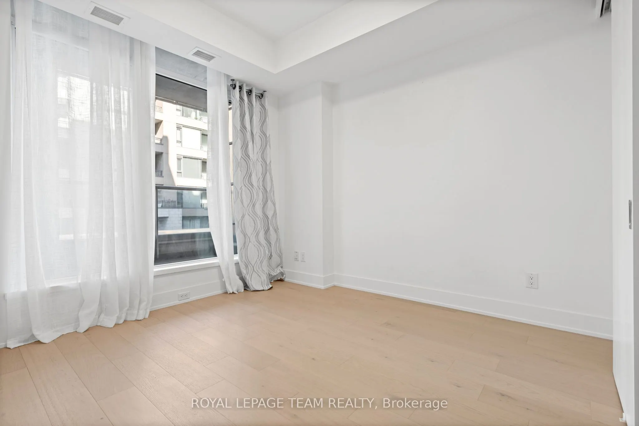 108 RICHMOND Road, #207