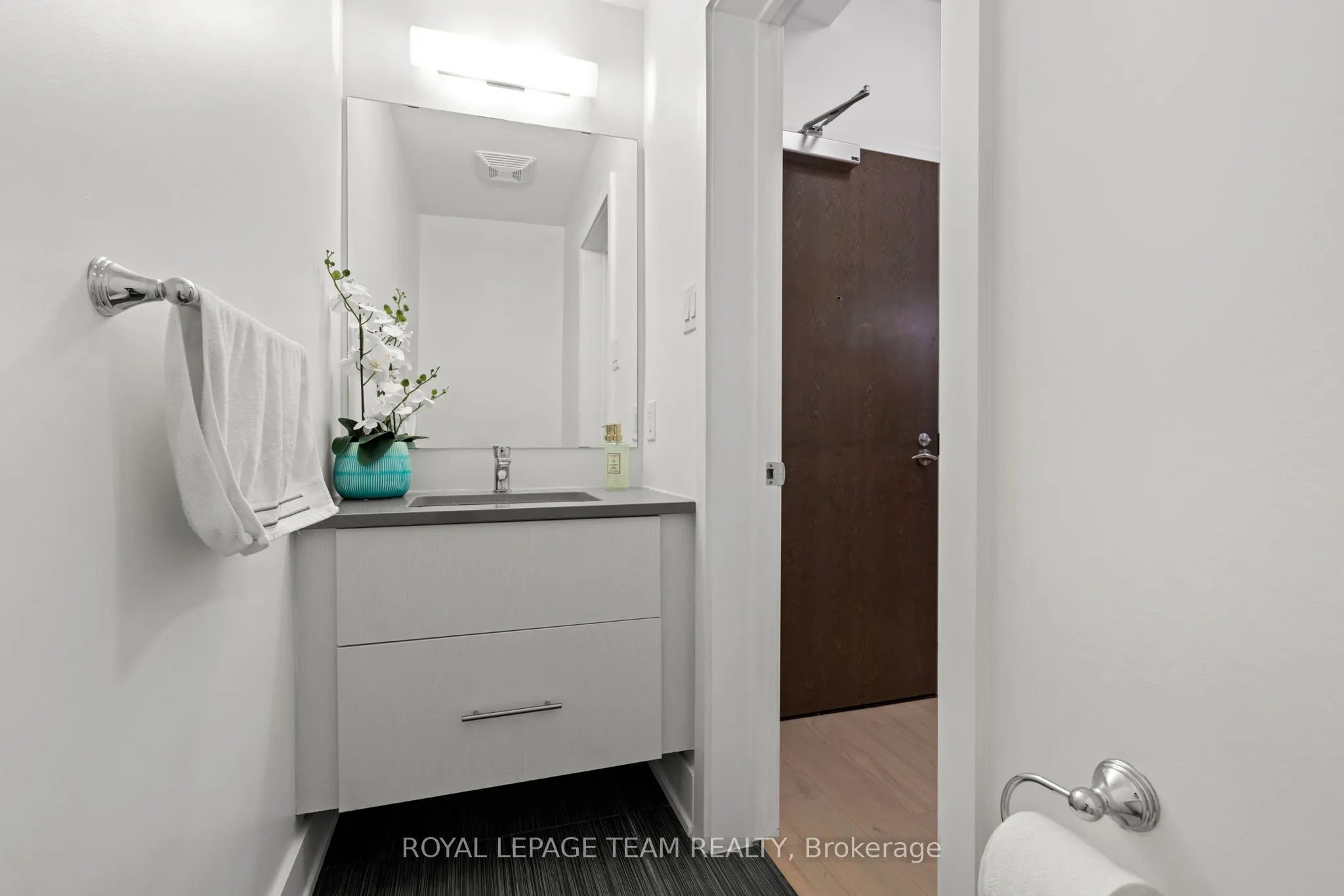 108 RICHMOND Road, #207