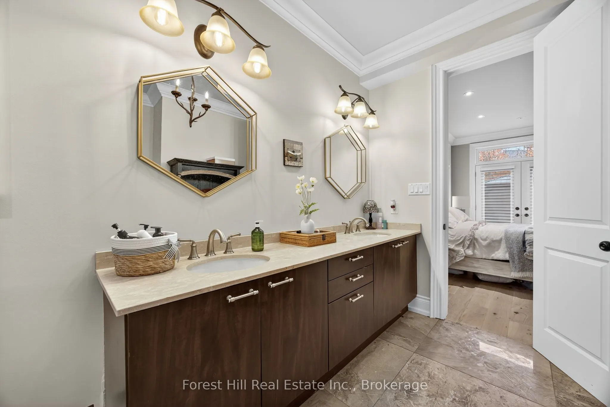 19 Breakwater Court