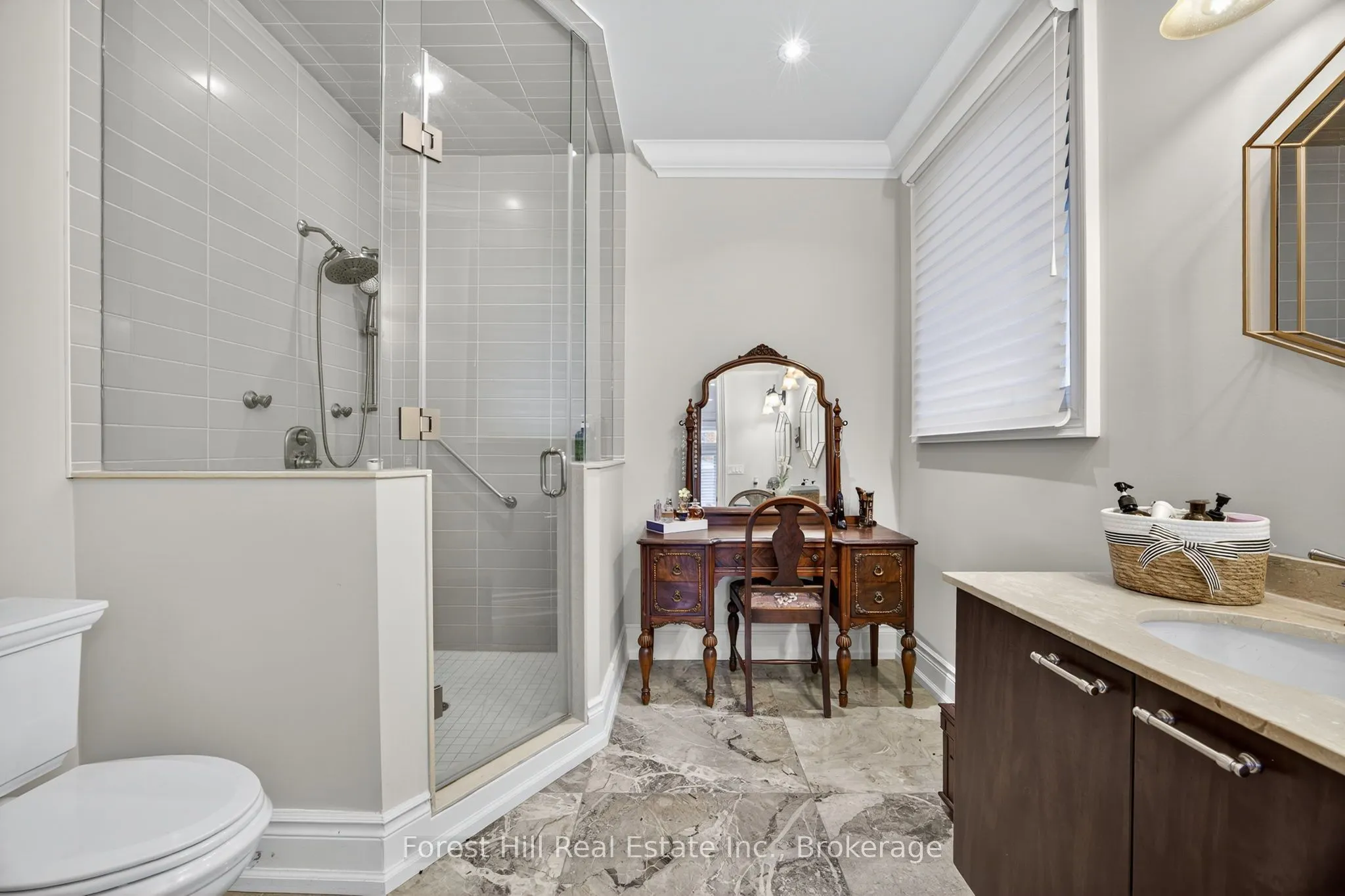 19 Breakwater Court