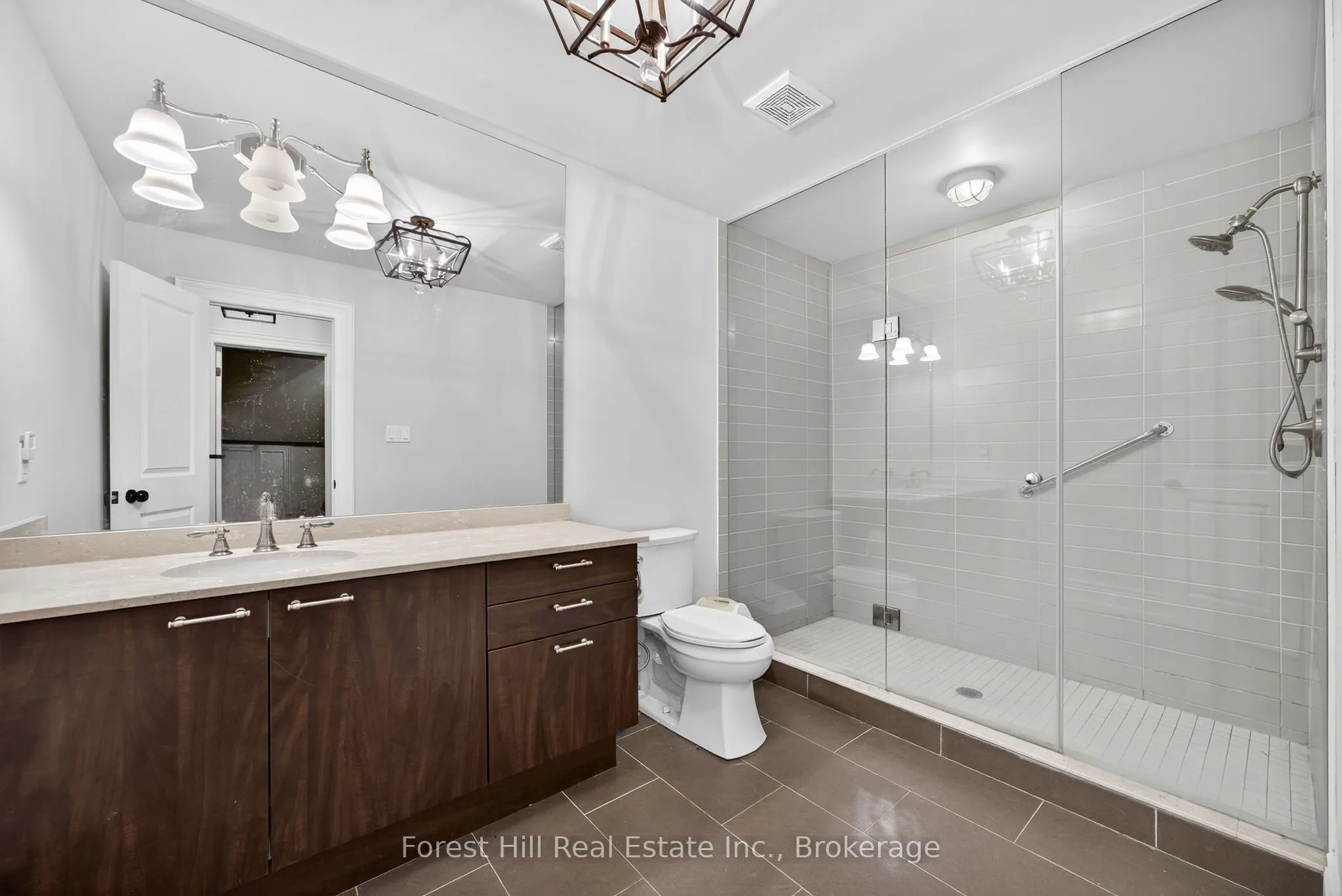 19 Breakwater Court