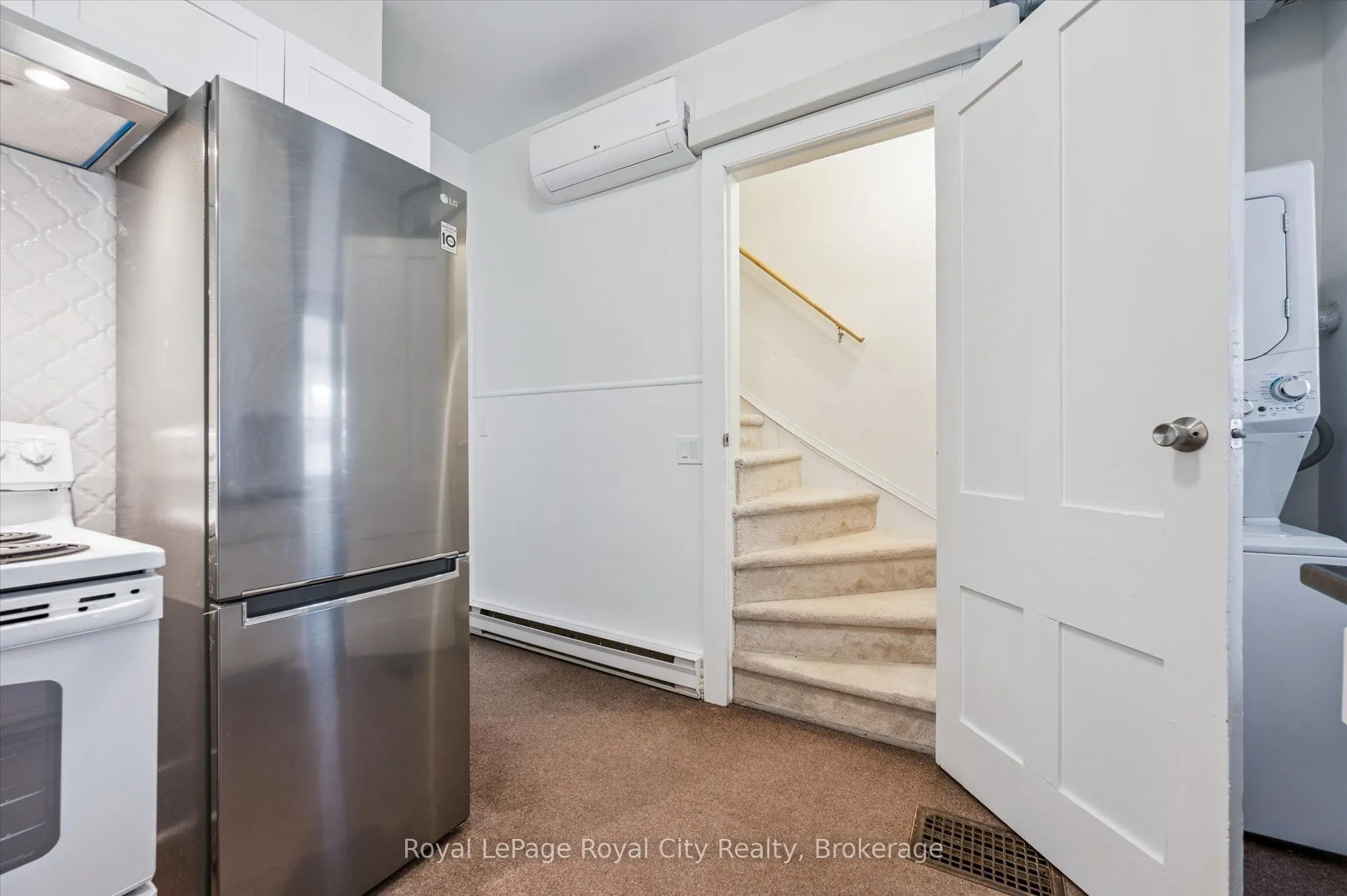 129 Metcalfe Street, #B
