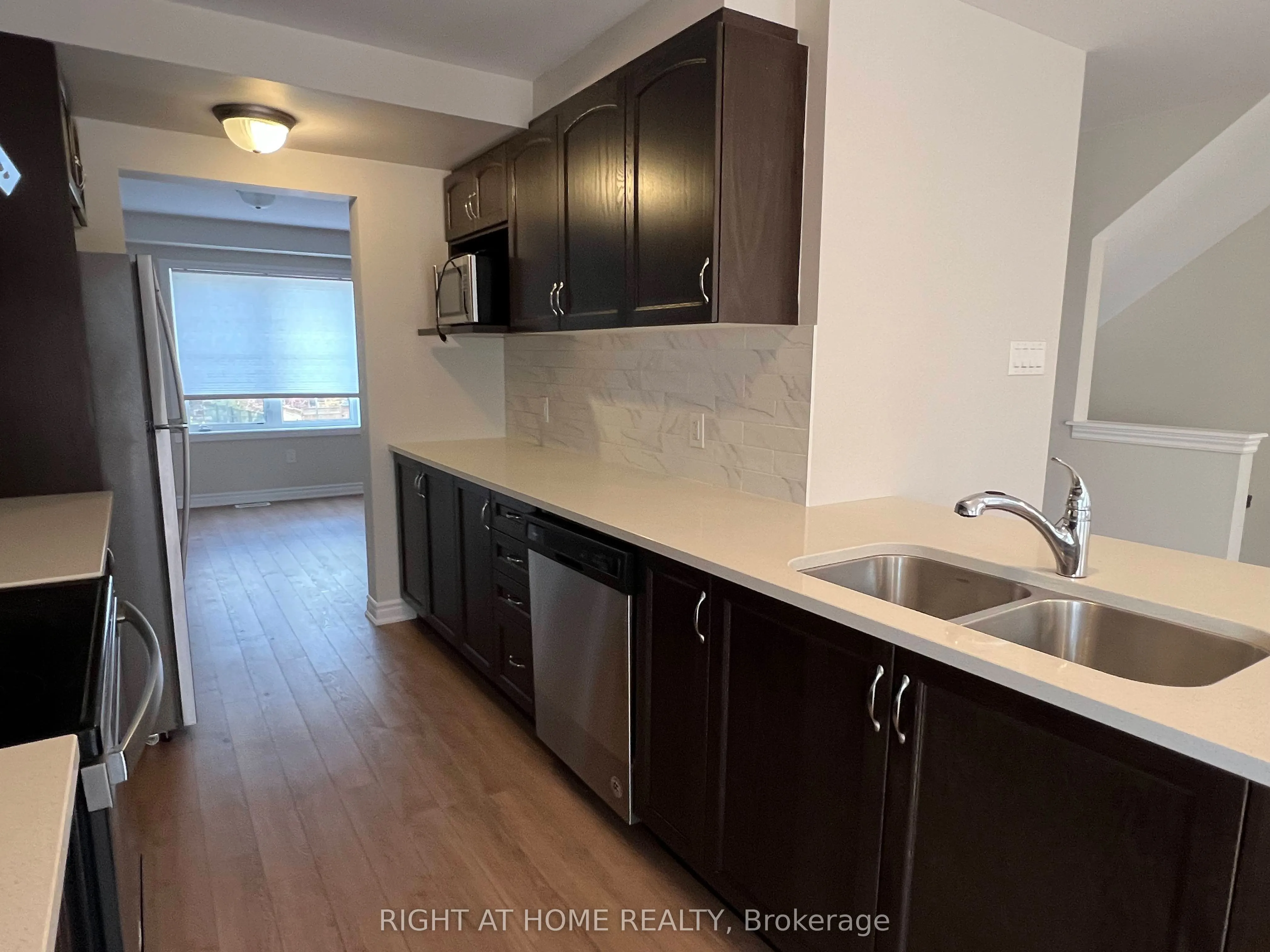 195 HARMATTAN Avenue