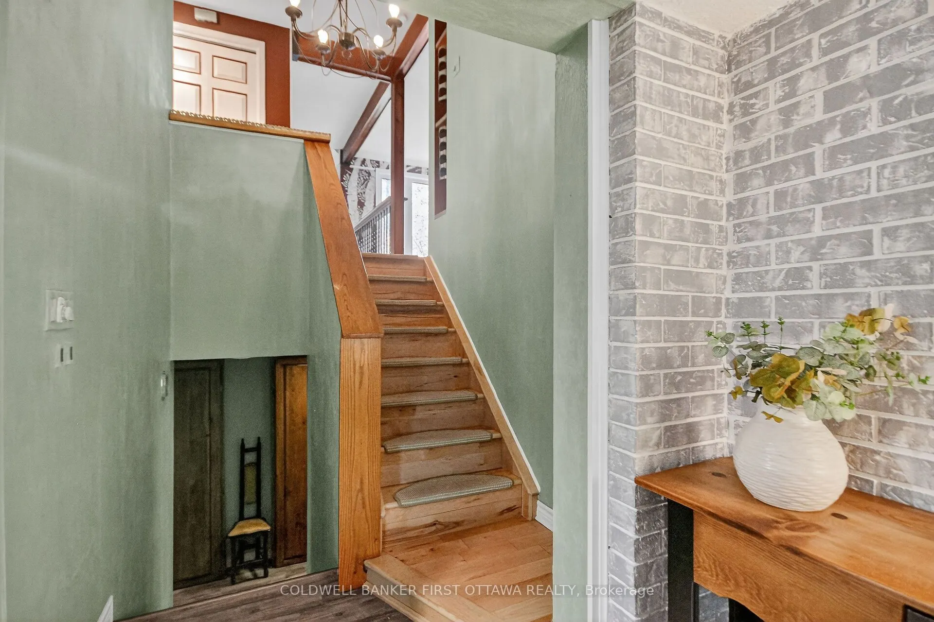 183 Foster Road