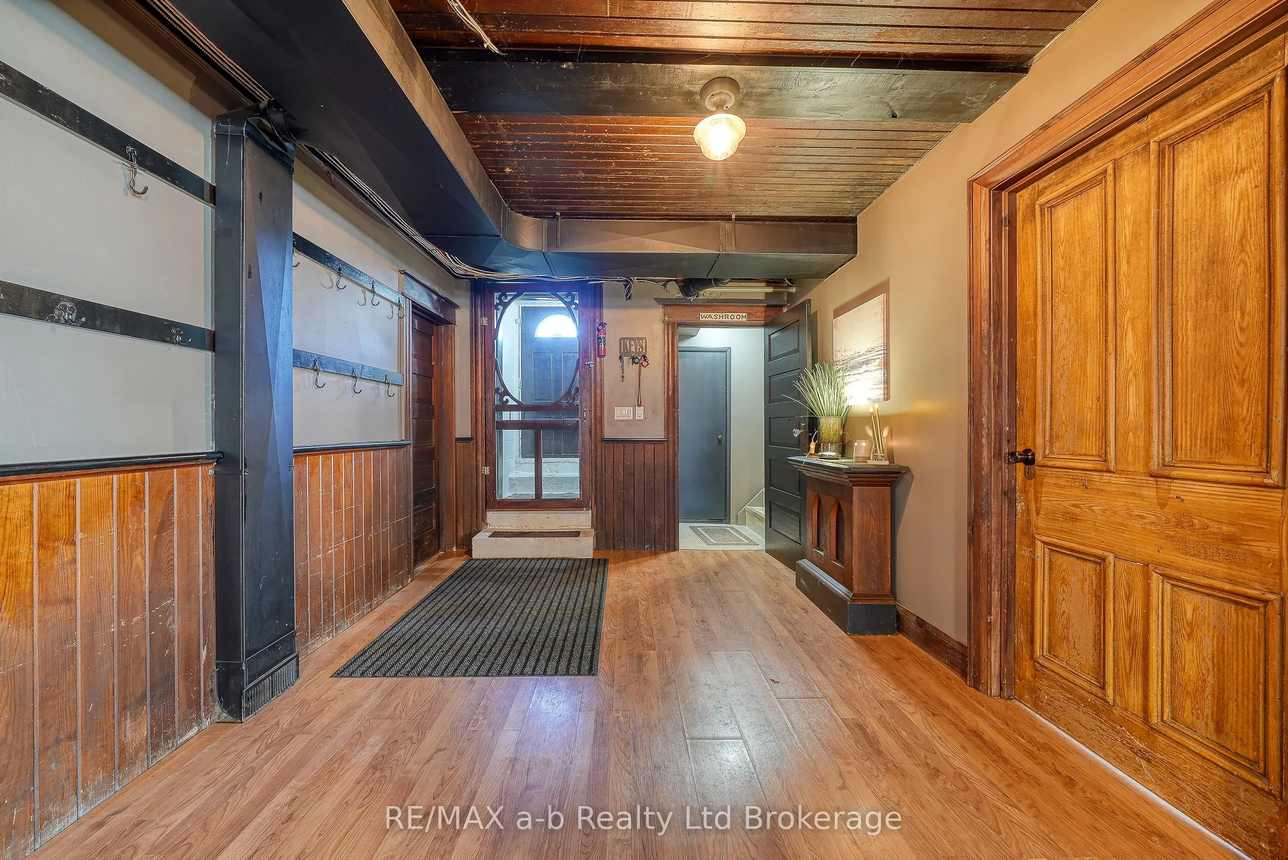 5924 Putnam Road