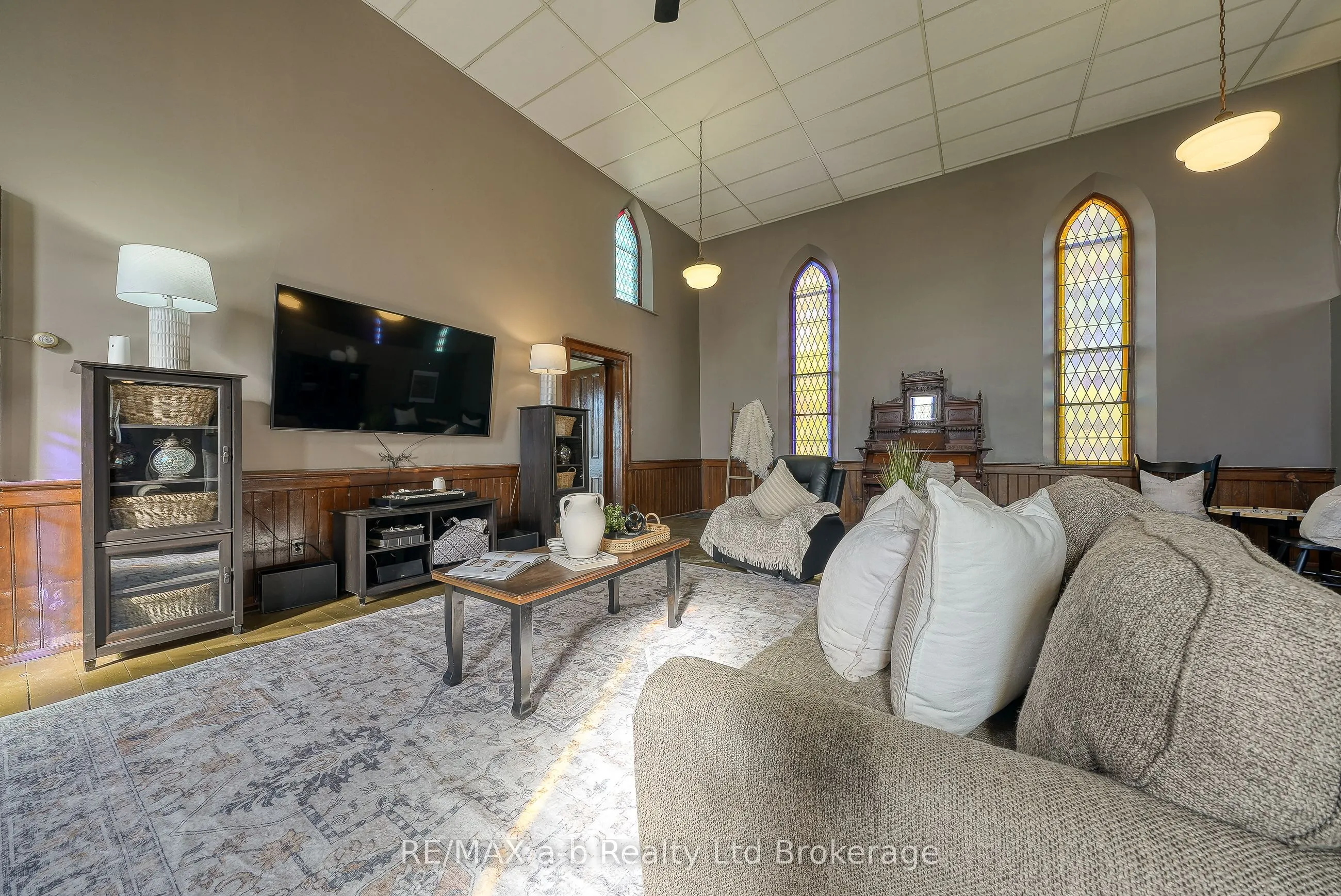 5924 Putnam Road